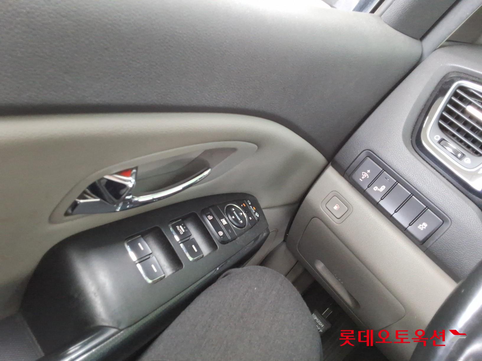 2018 - kia carnival