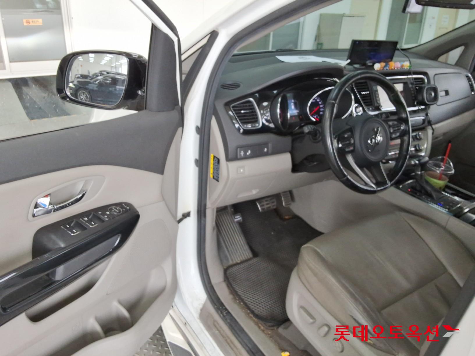 2018 - kia carnival