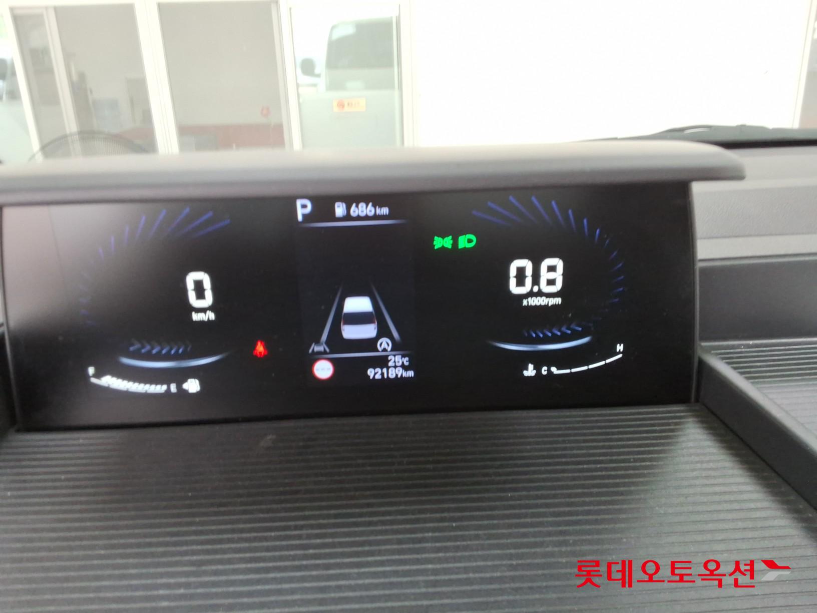 2023 - hyundai staria