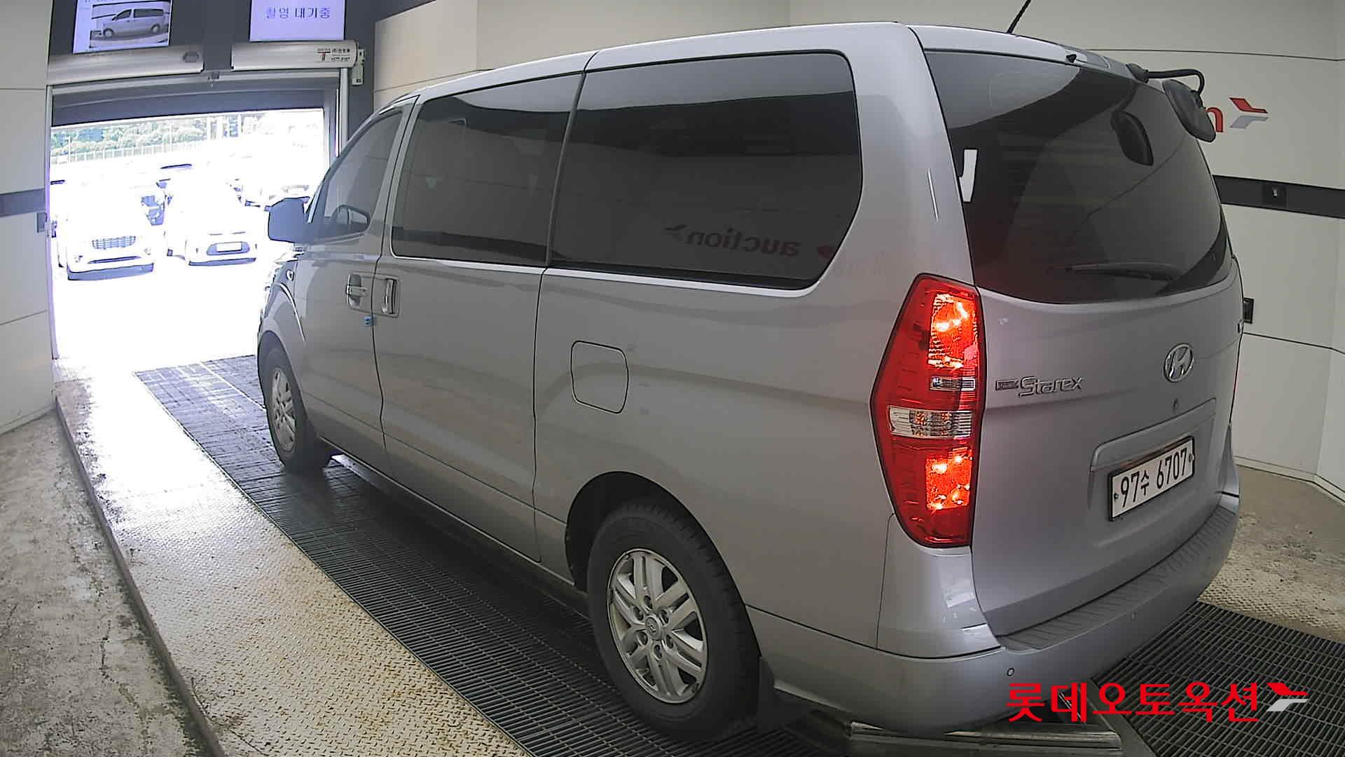 2021 - hyundai grand starex