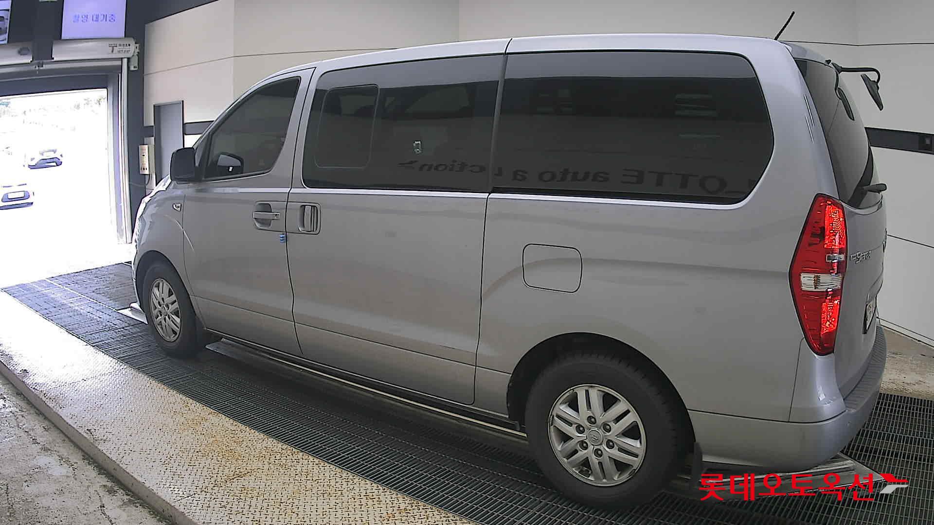2021 - hyundai grand starex