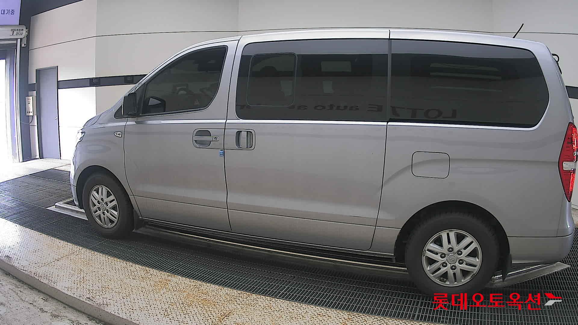 2021 - hyundai grand starex