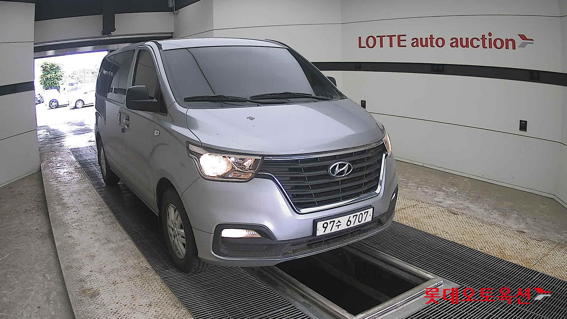 2021 - hyundai grand starex