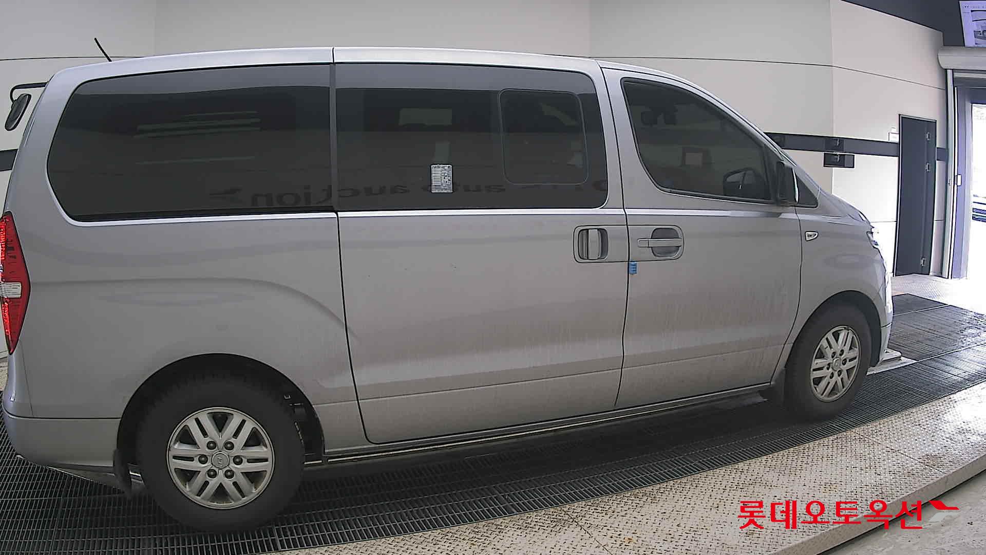 2021 - hyundai grand starex