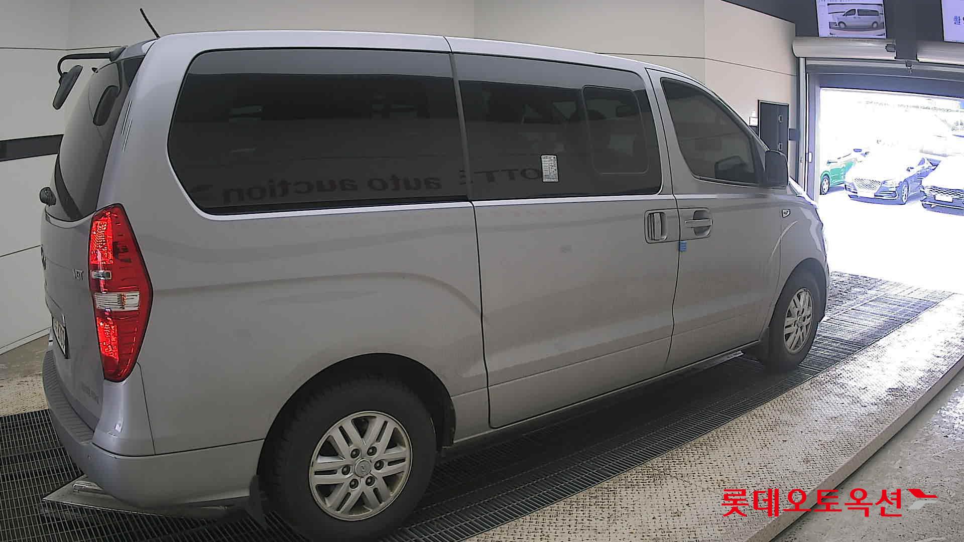 2021 - hyundai grand starex