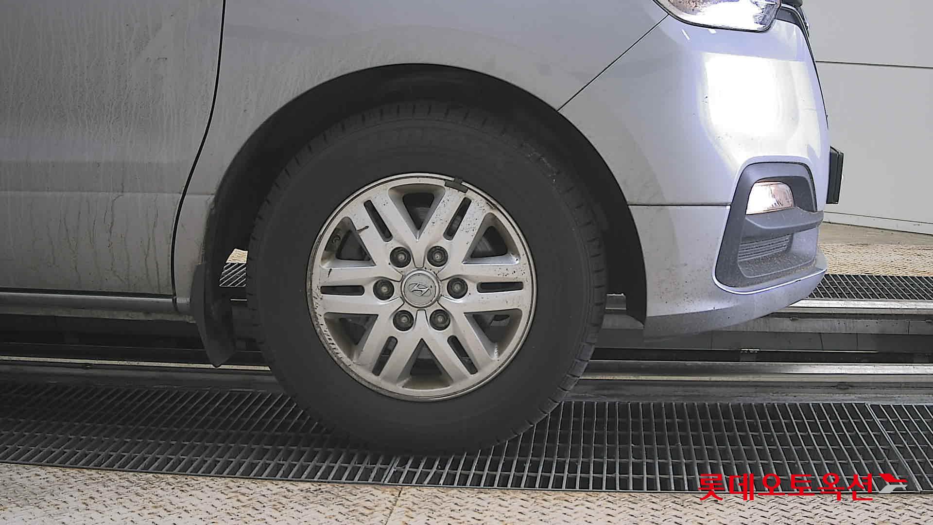 2021 - hyundai grand starex