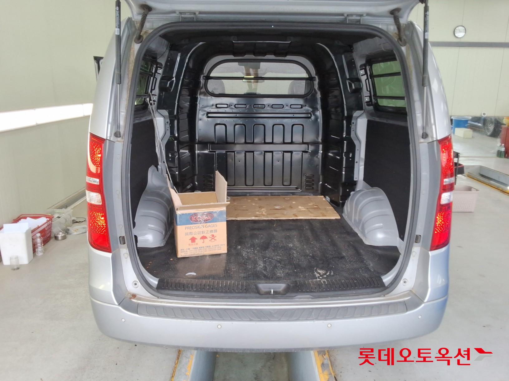 2021 - hyundai grand starex