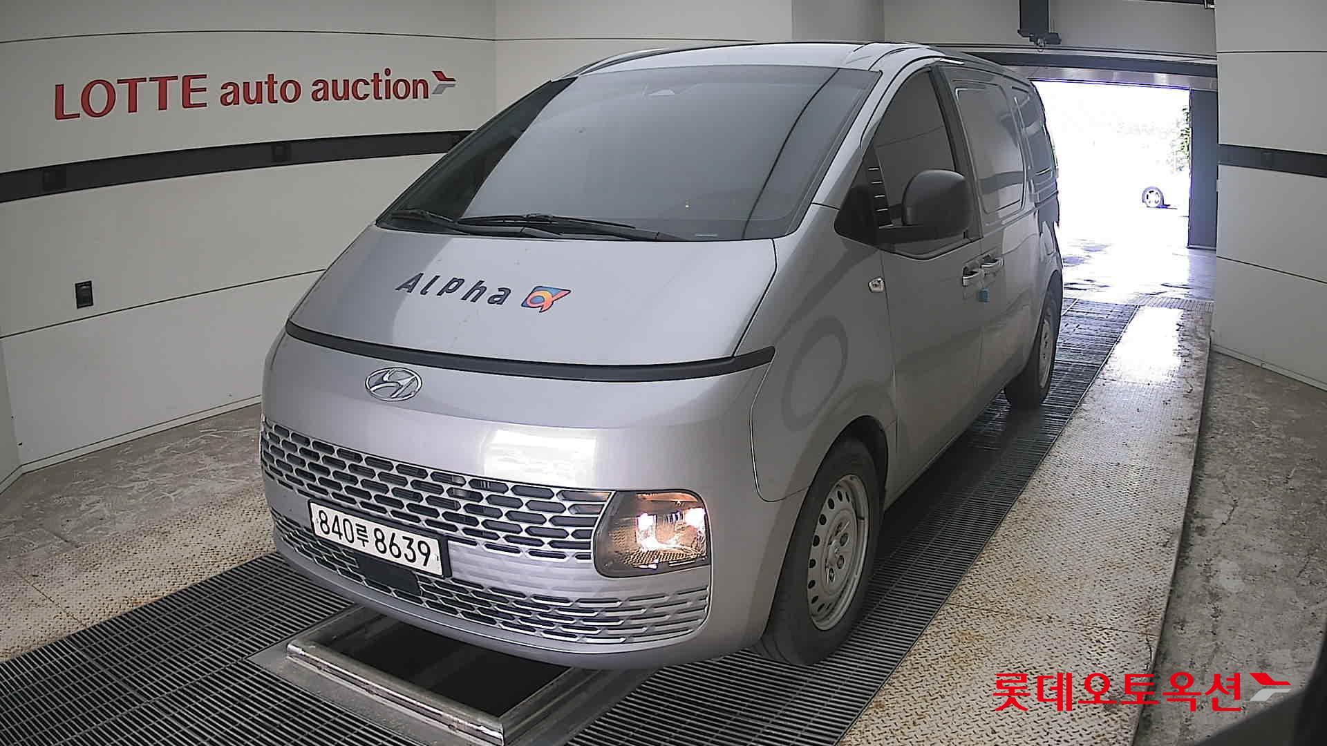 2023 - hyundai staria