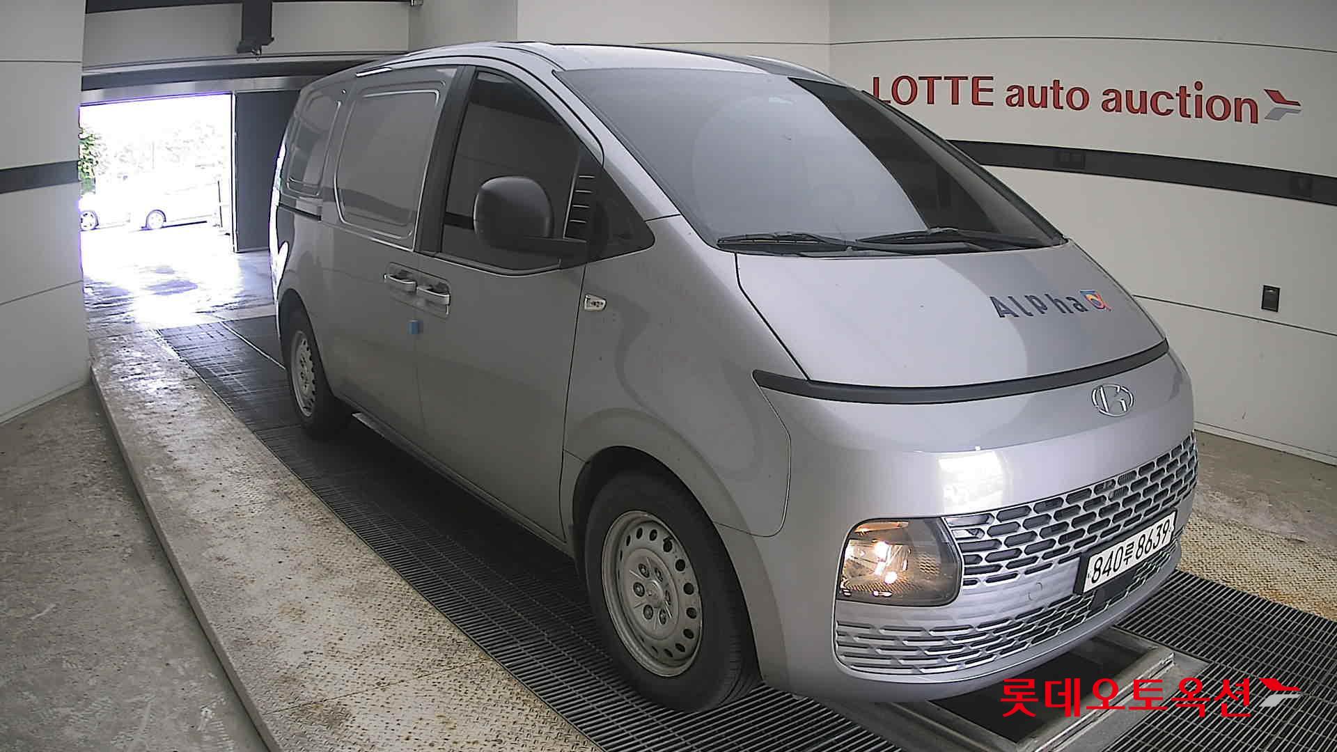 2023 - hyundai staria