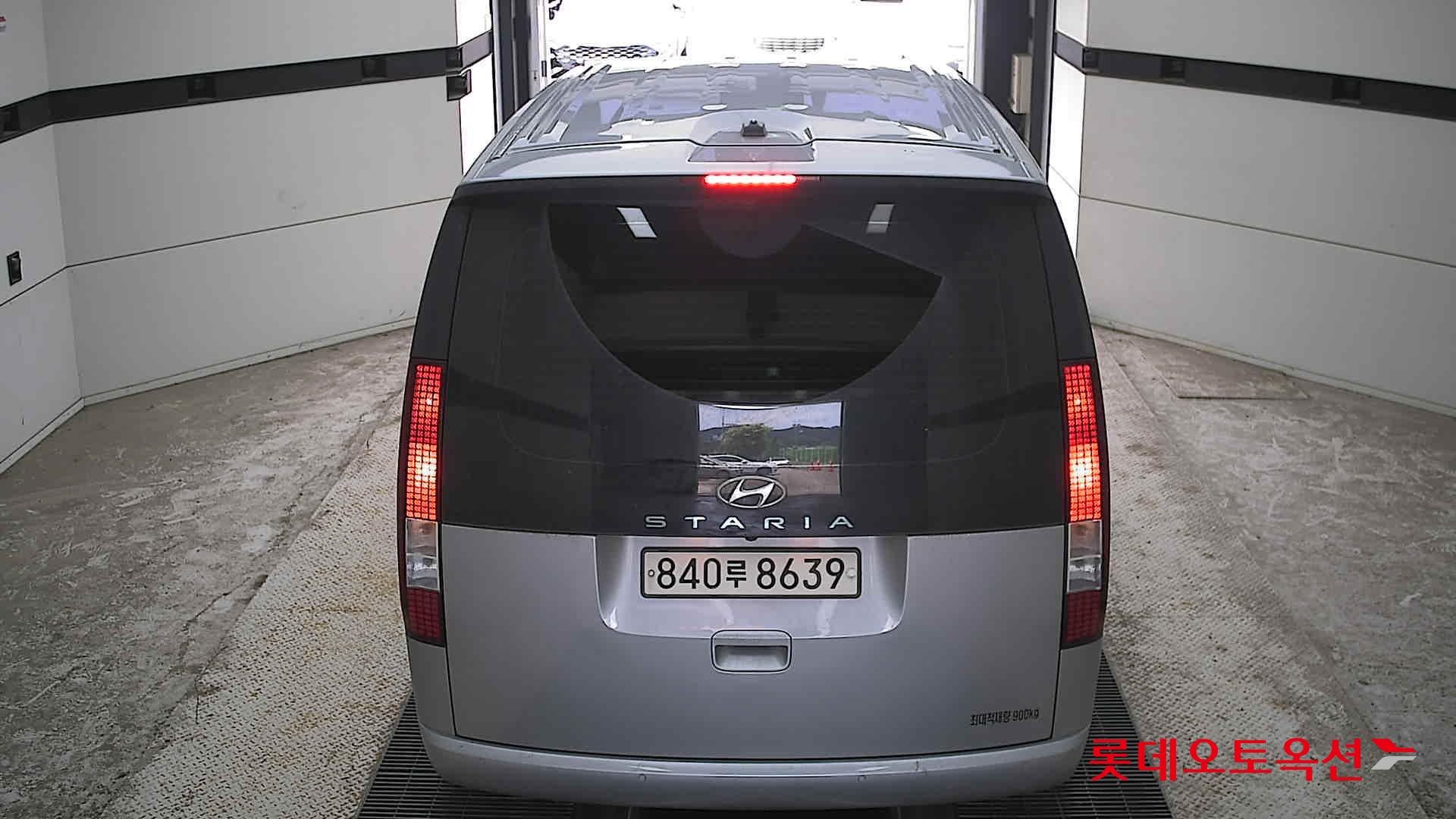 2023 - hyundai staria