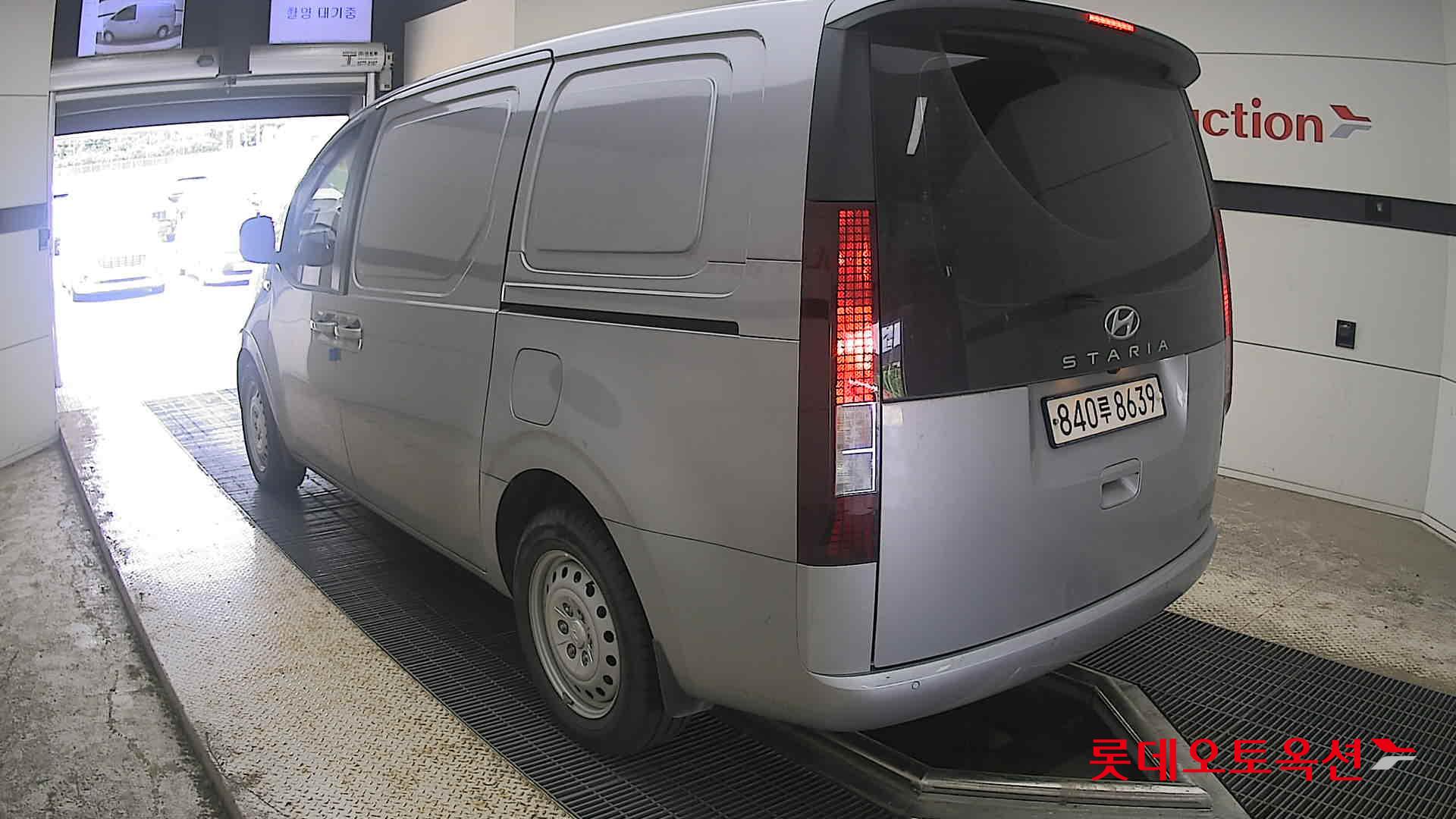 2023 - hyundai staria