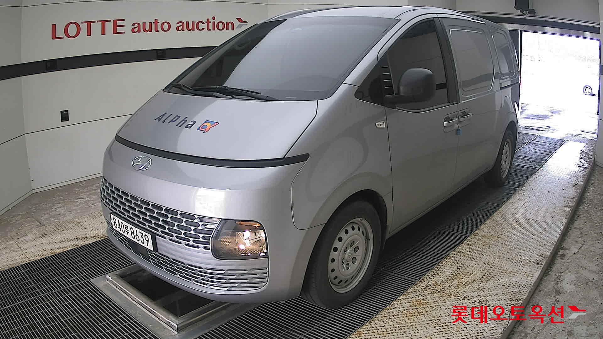 2023 - hyundai staria