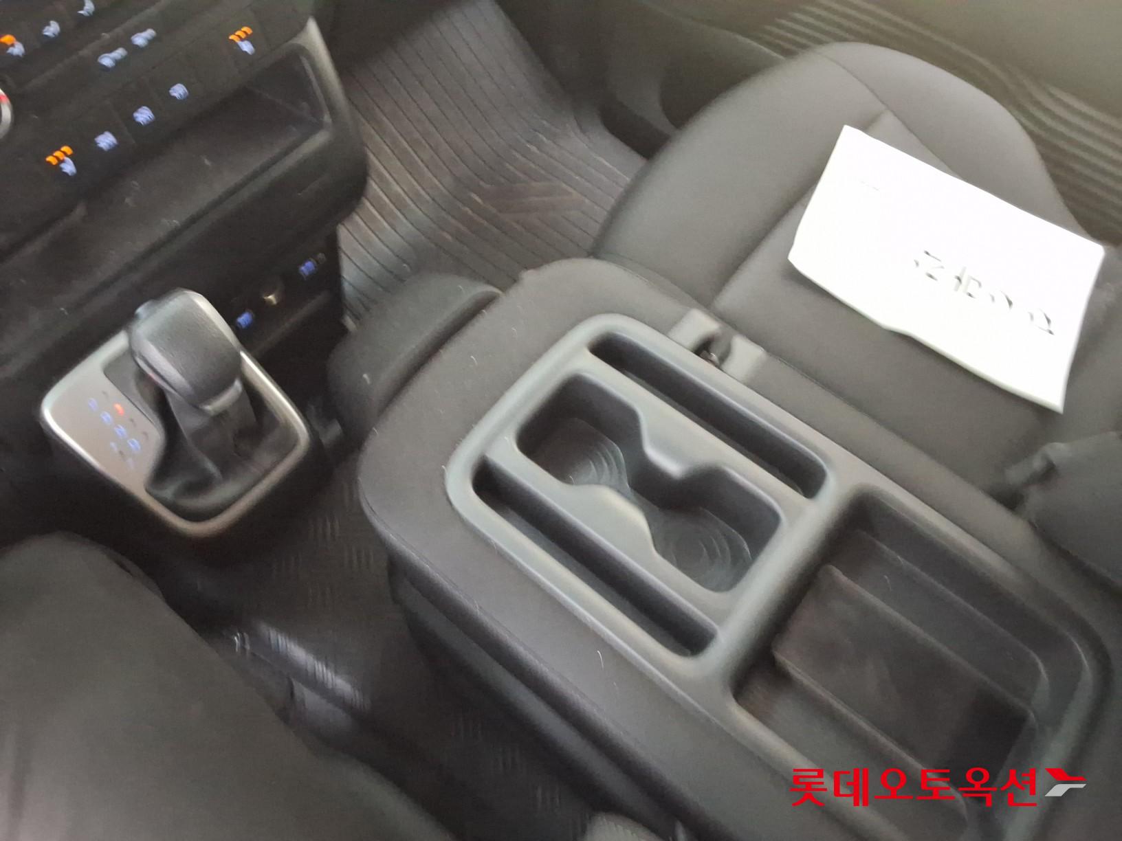 2023 - hyundai staria