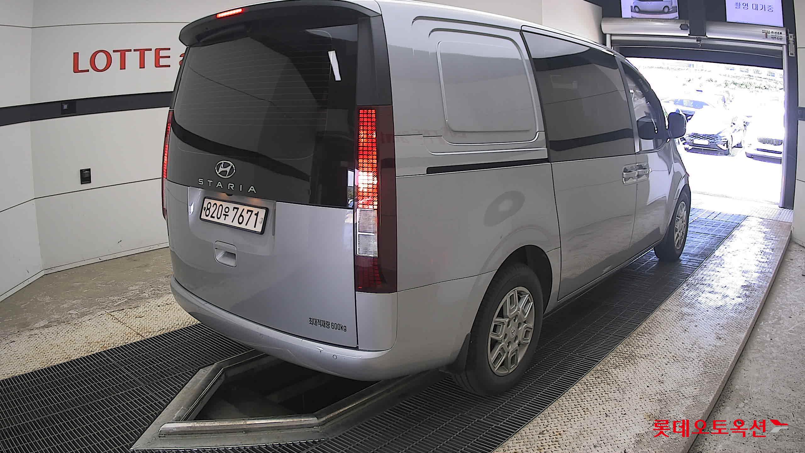 2022 - hyundai staria
