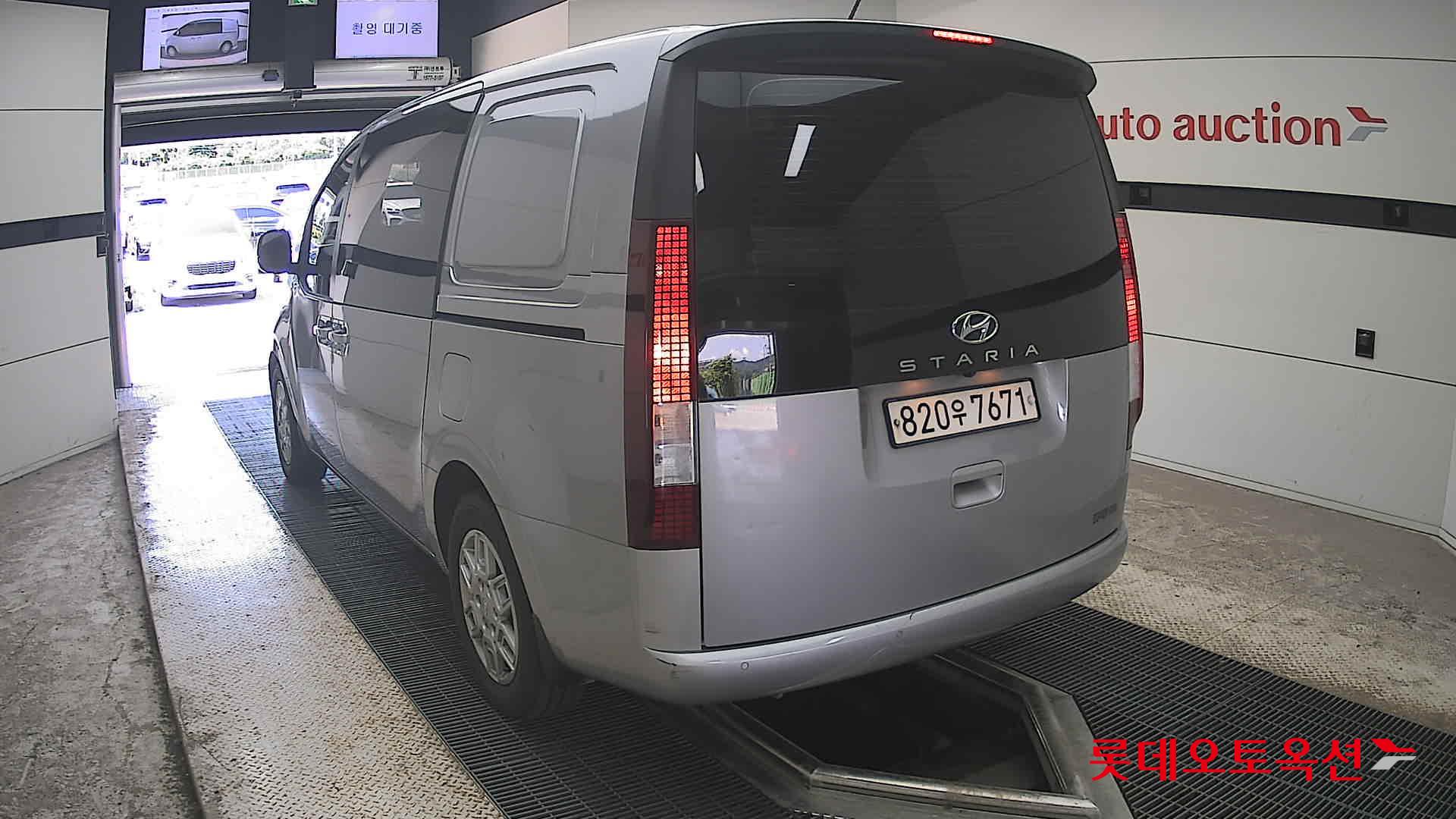 2022 - hyundai staria