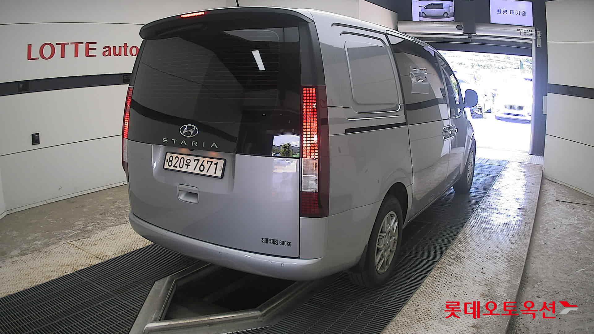 2022 - hyundai staria