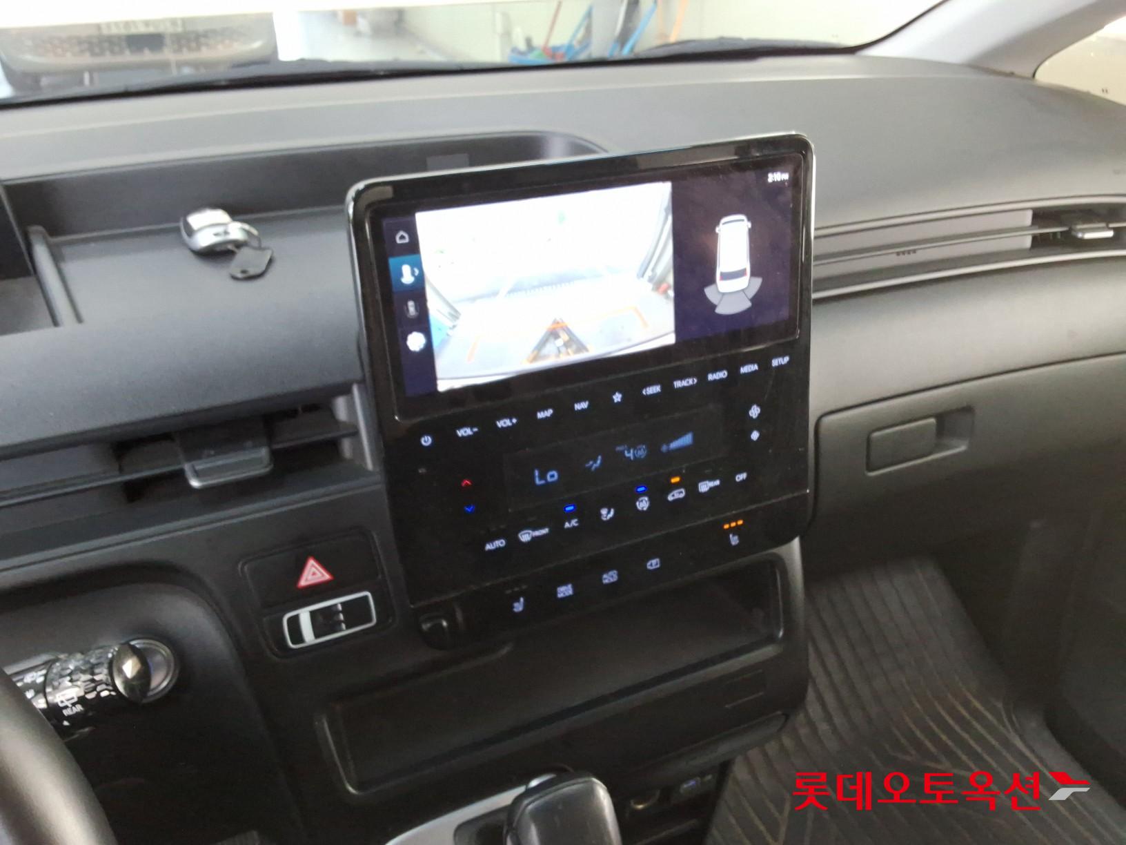 2022 - hyundai staria