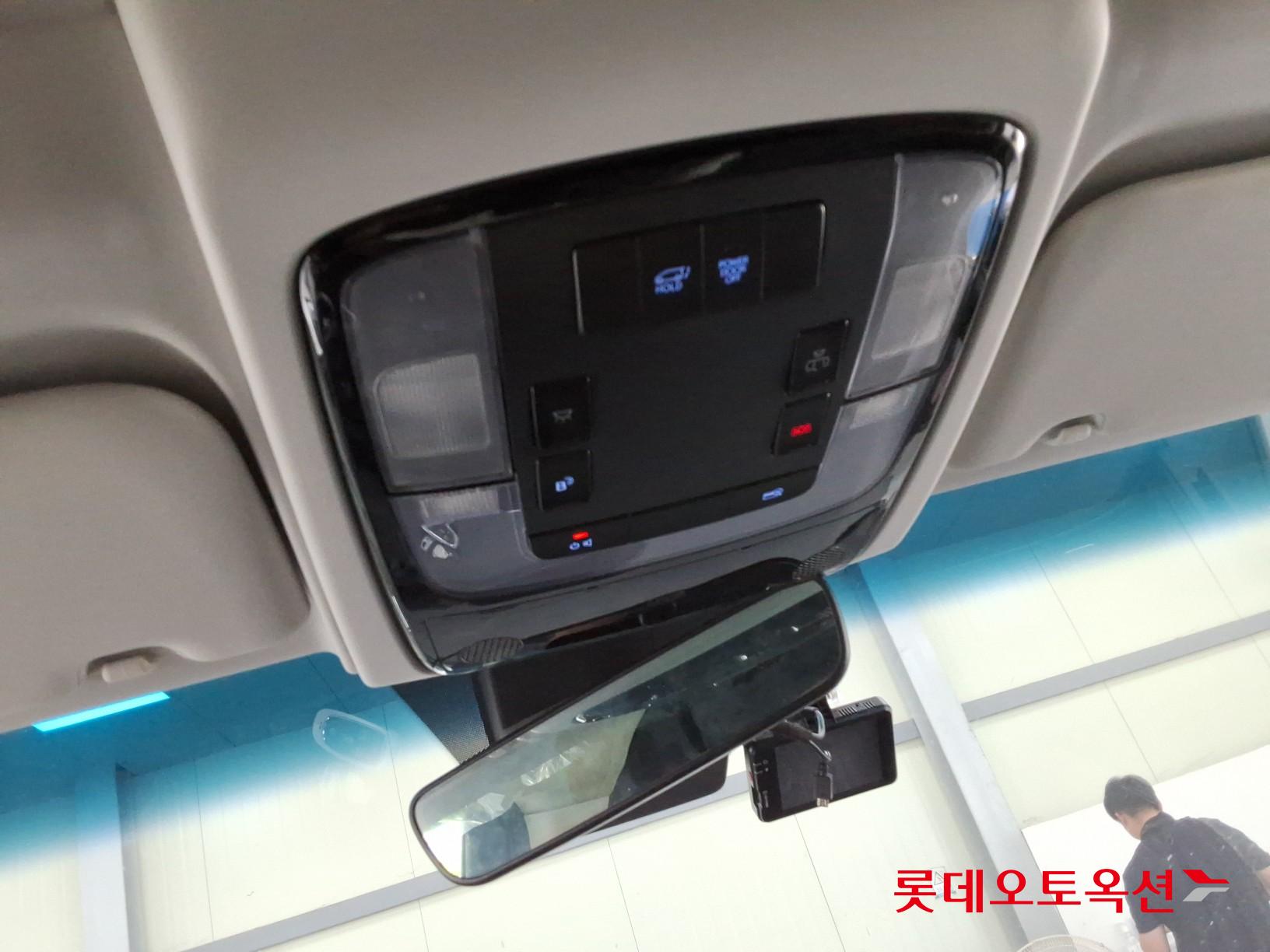 2022 - hyundai staria