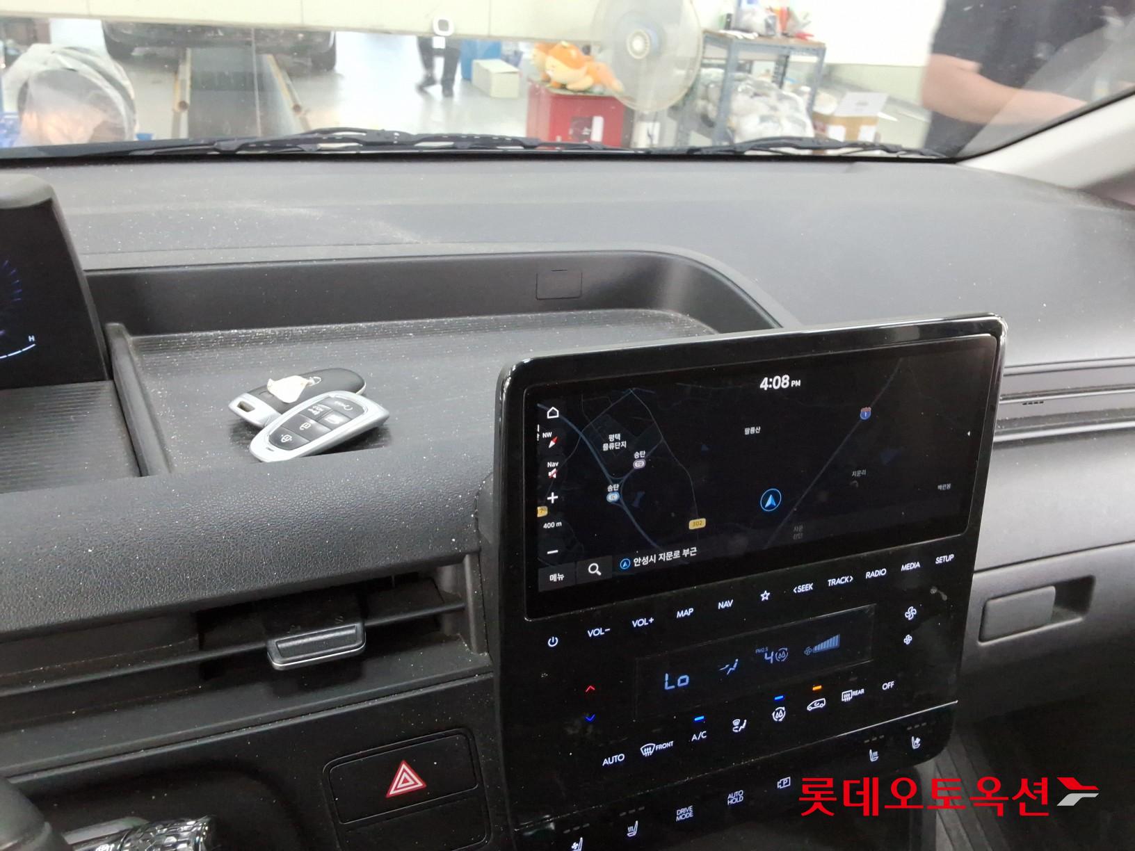 2022 - hyundai staria