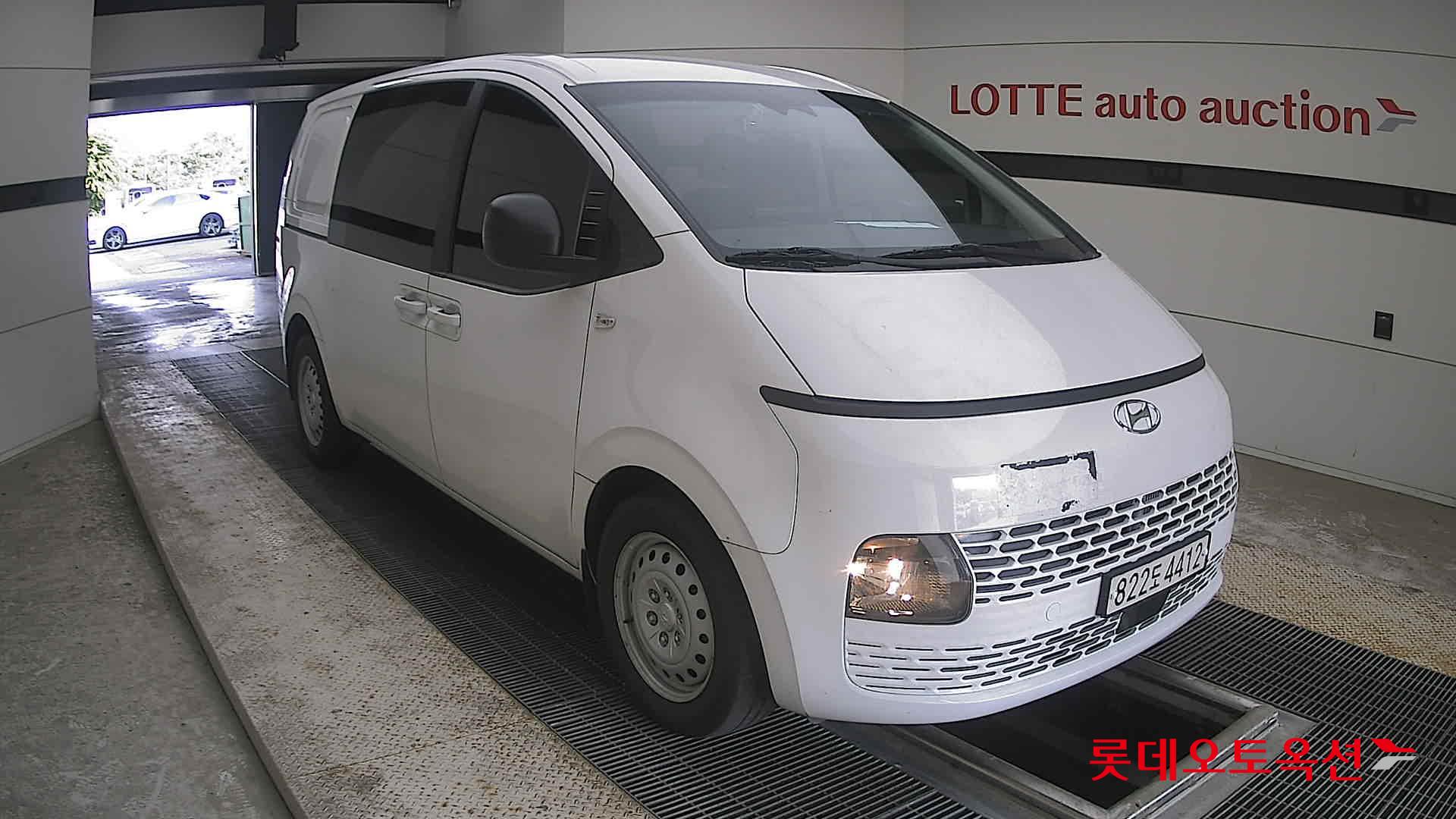 2022 - hyundai staria