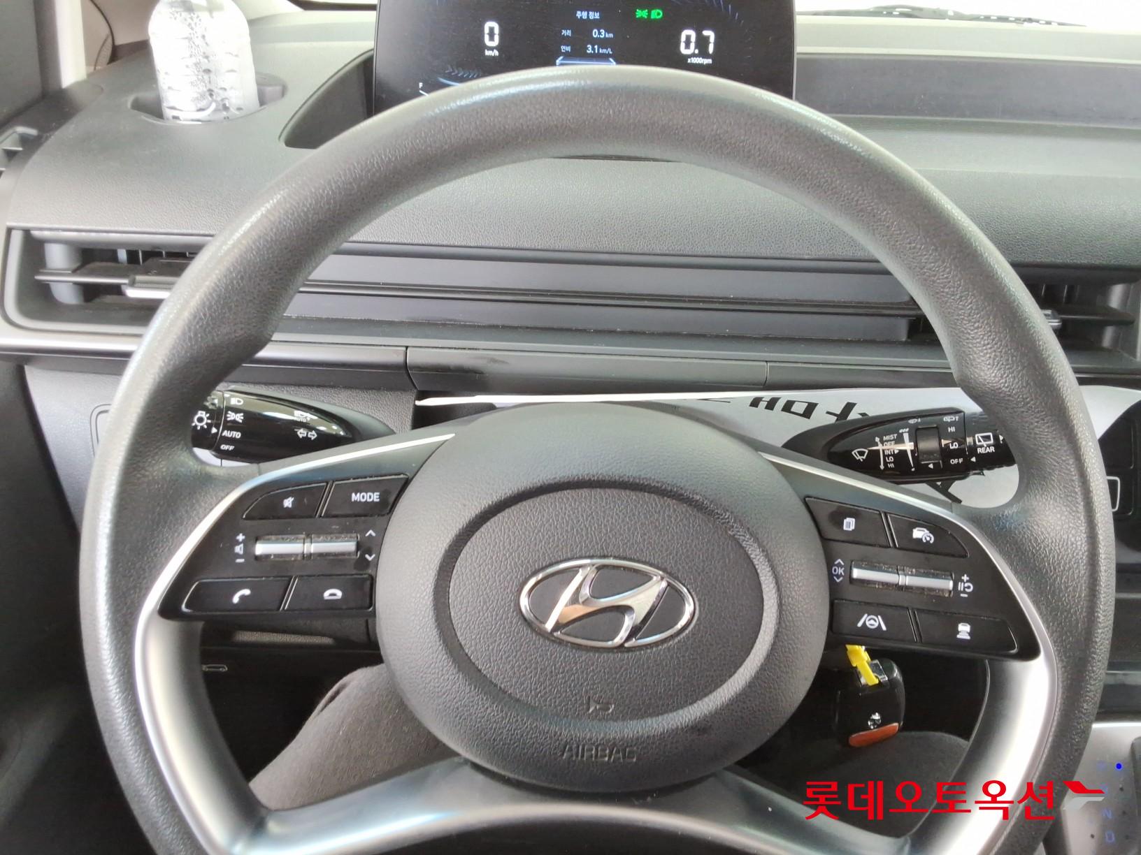 2022 - hyundai staria