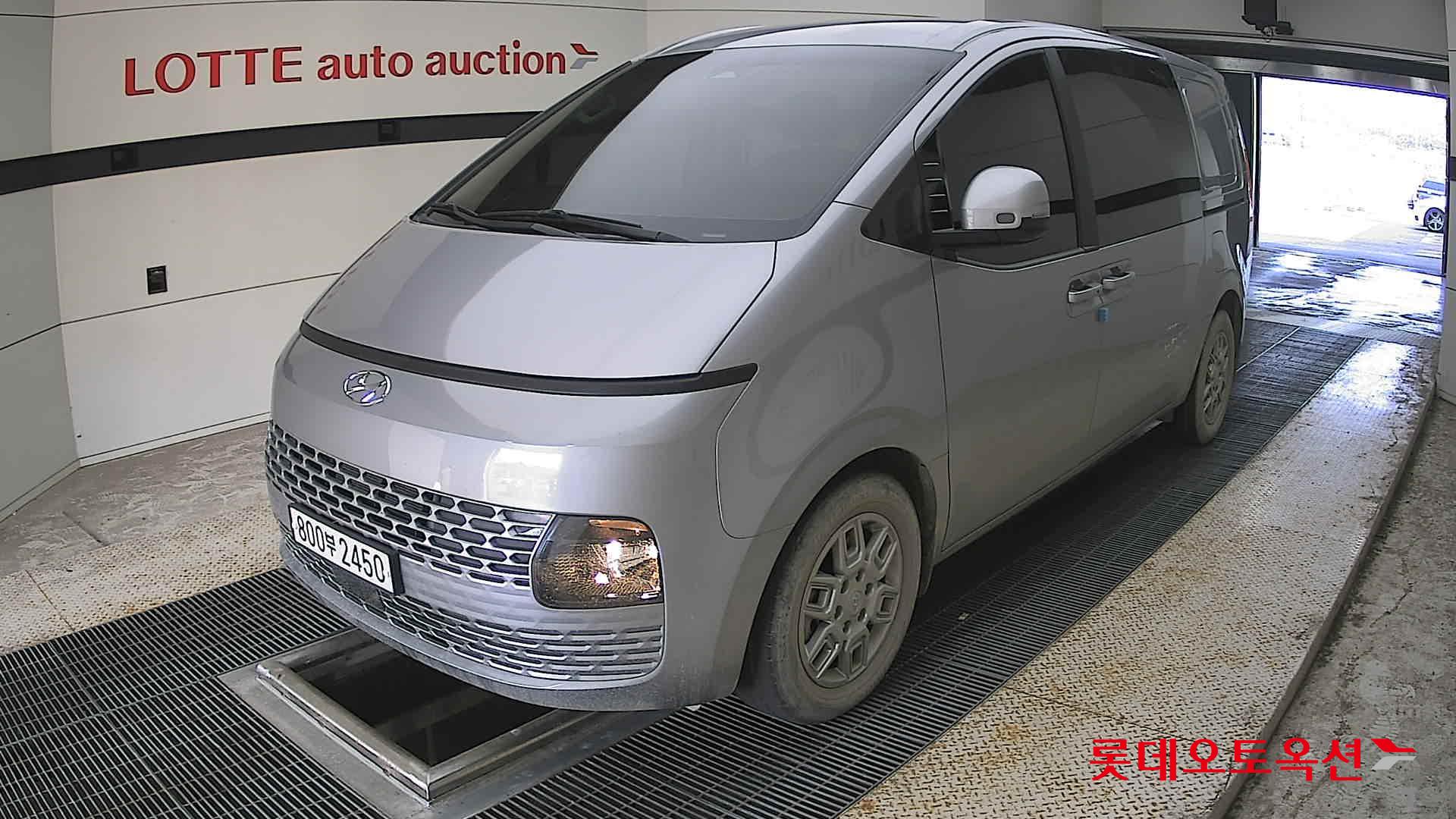 2024 - hyundai staria