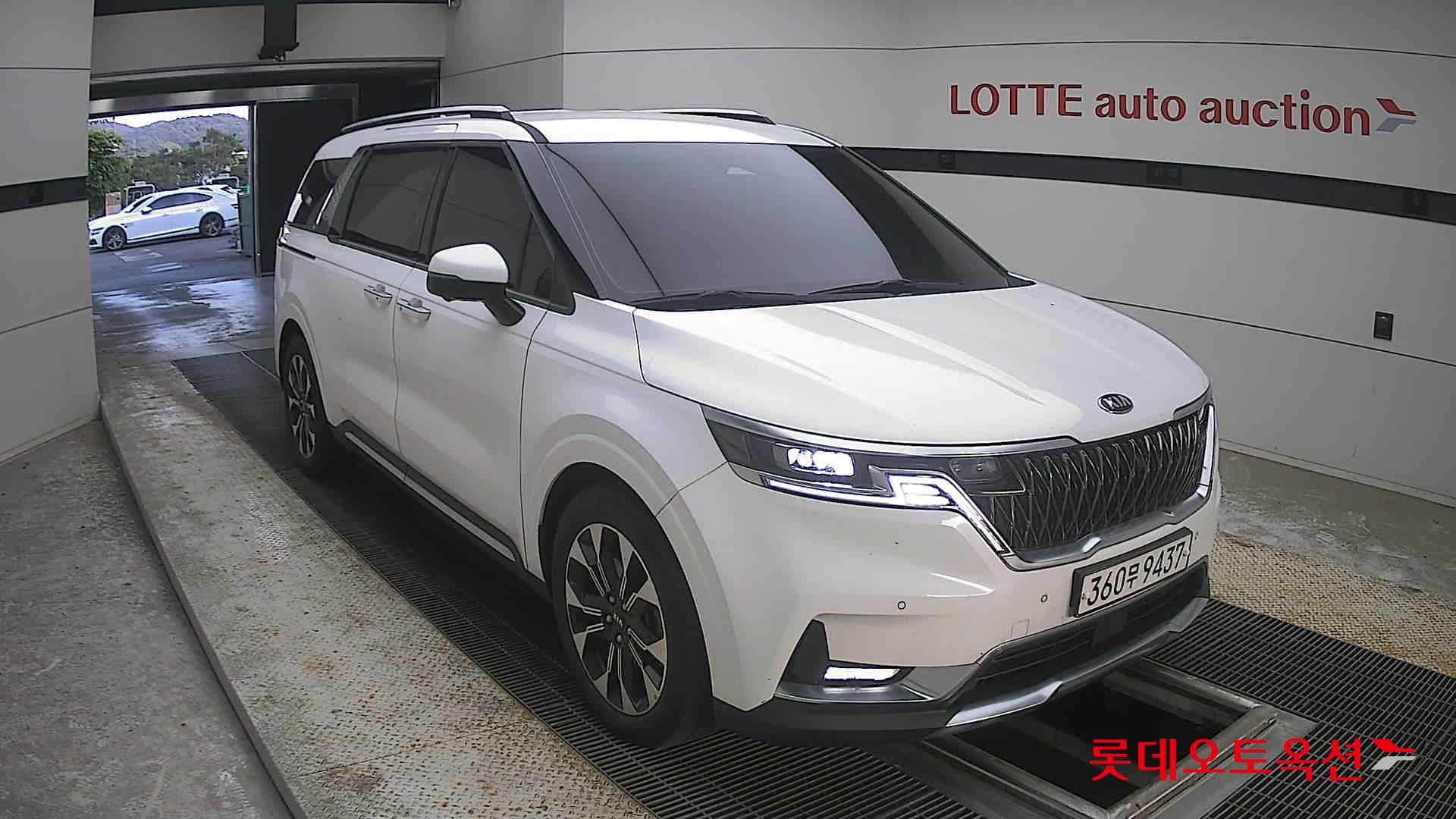 2021 - kia carnival