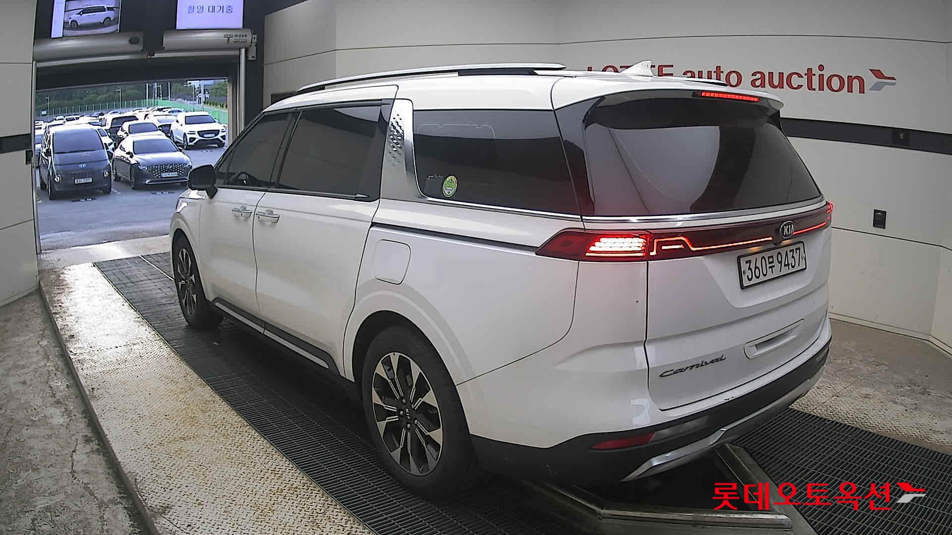 2021 - kia carnival