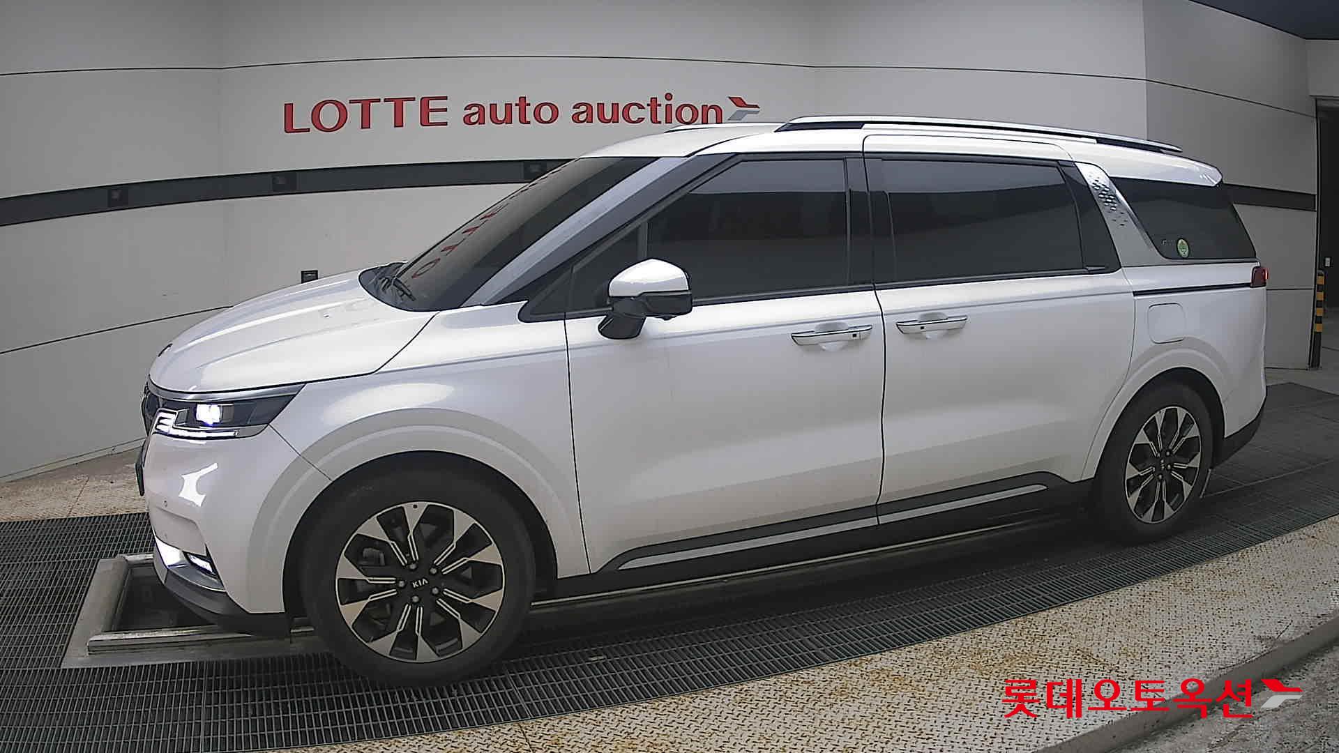 2021 - kia carnival