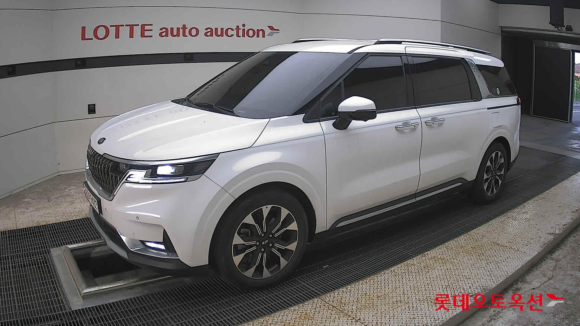 2021 - kia carnival