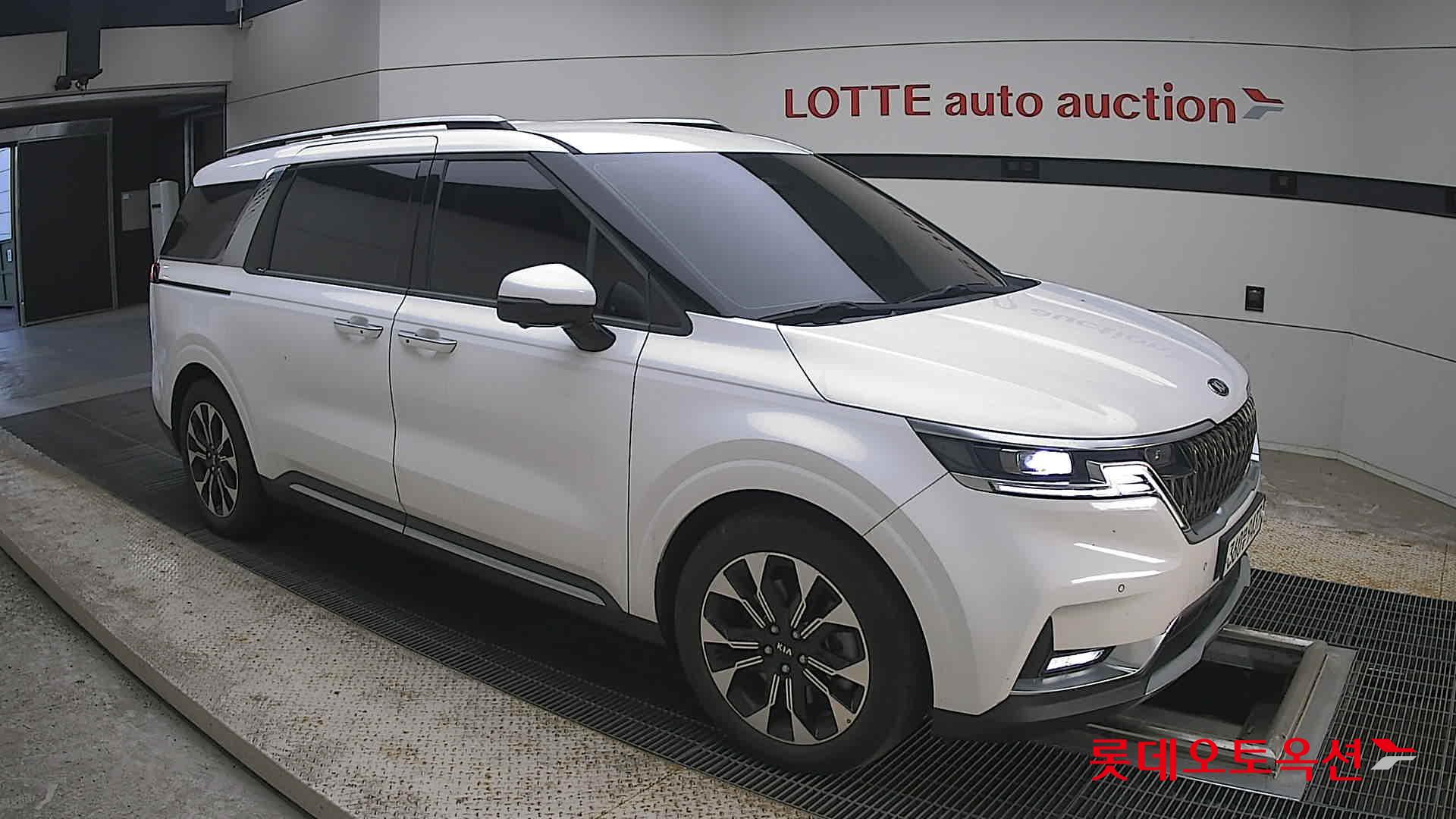 2021 - kia carnival