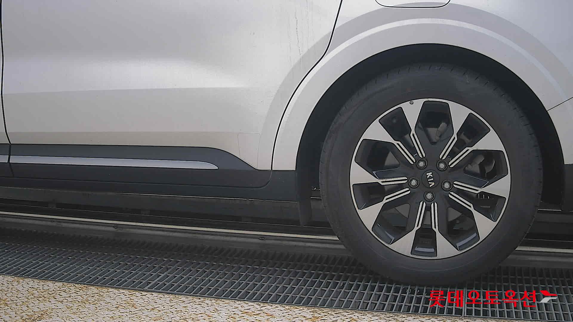 2021 - kia carnival