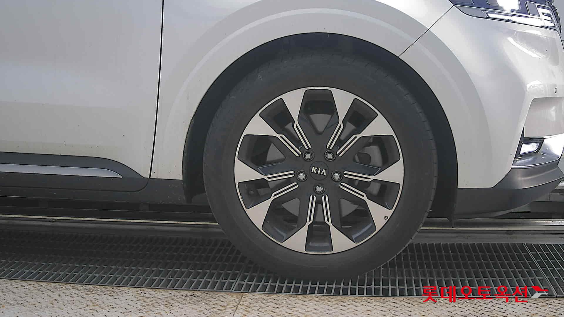 2021 - kia carnival