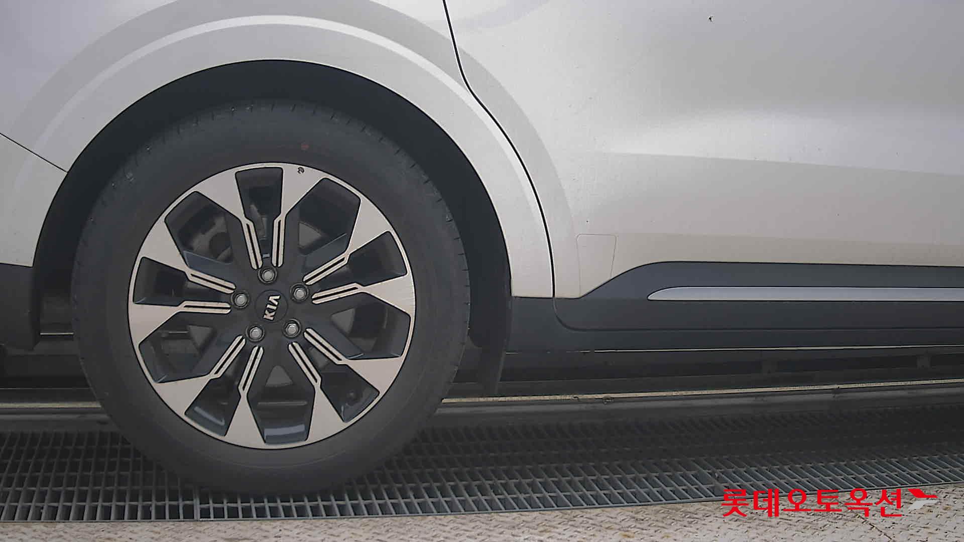 2021 - kia carnival
