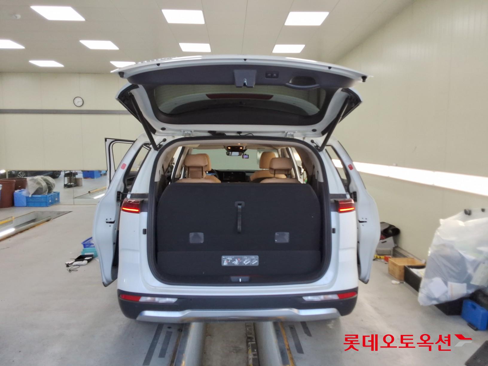 2021 - kia carnival