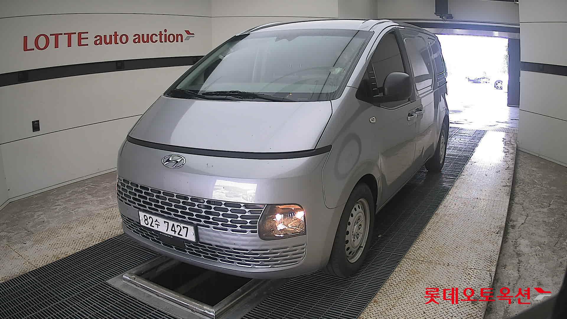 2022 - hyundai staria