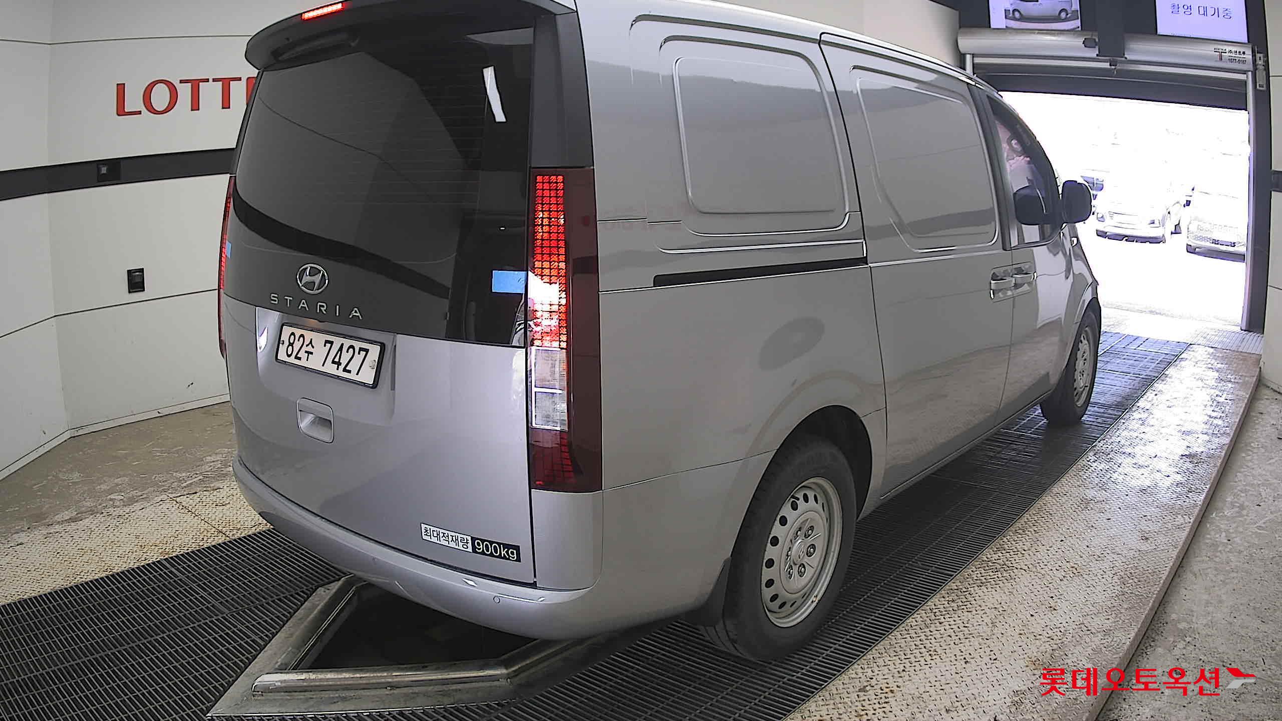 2022 - hyundai staria