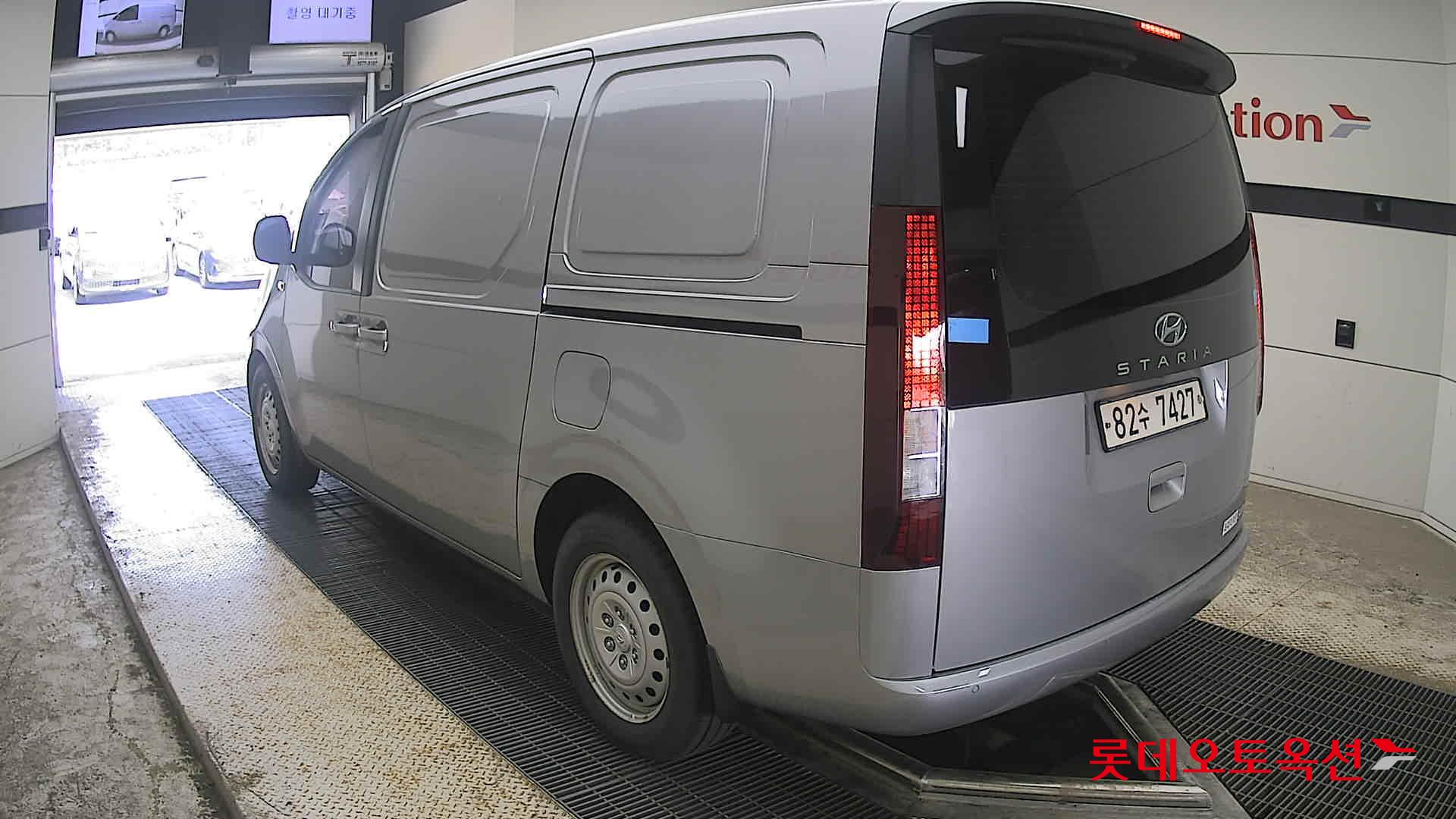 2022 - hyundai staria