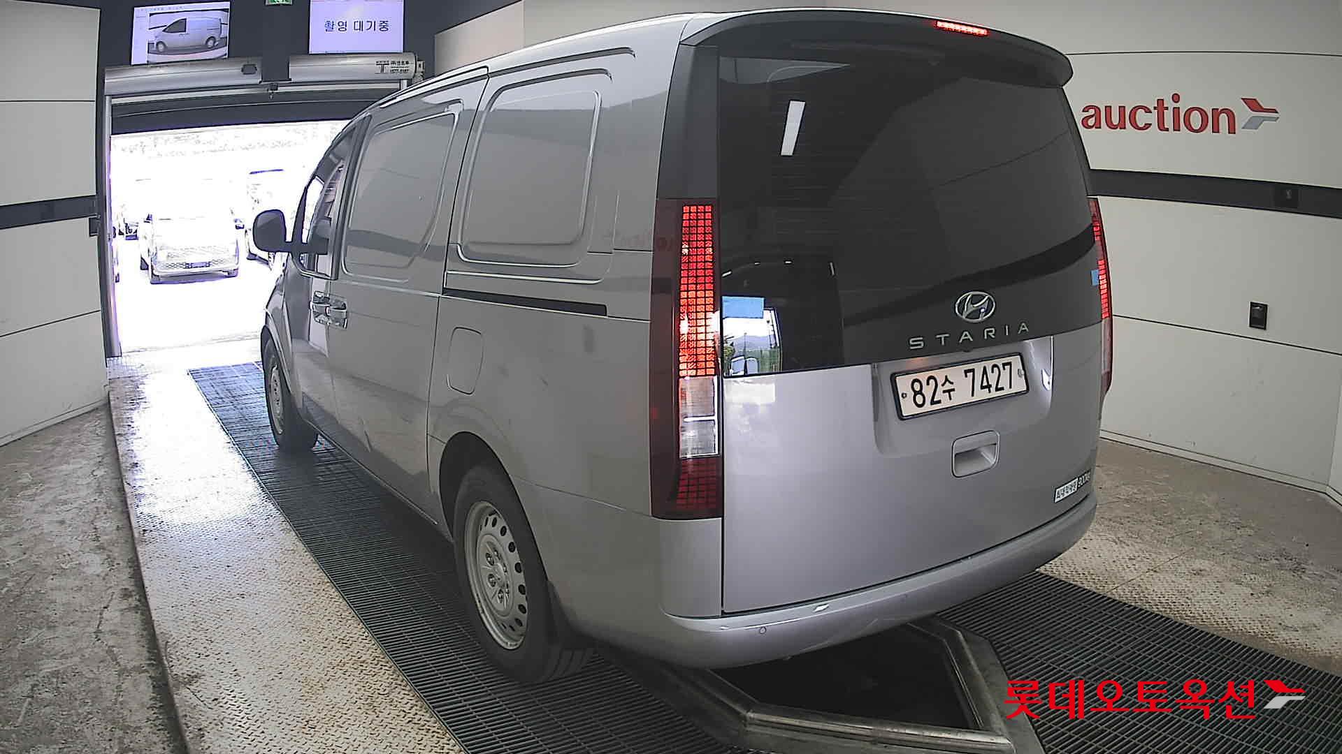 2022 - hyundai staria
