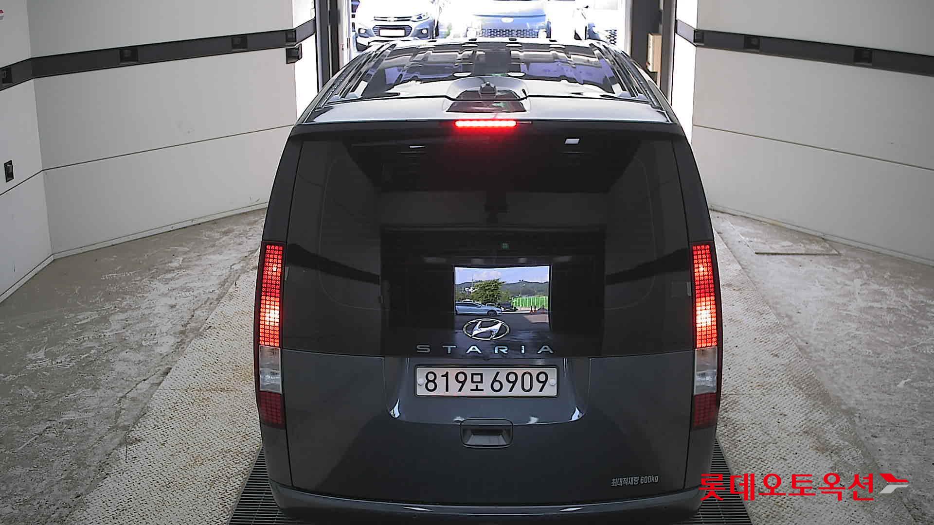 2022 - hyundai staria