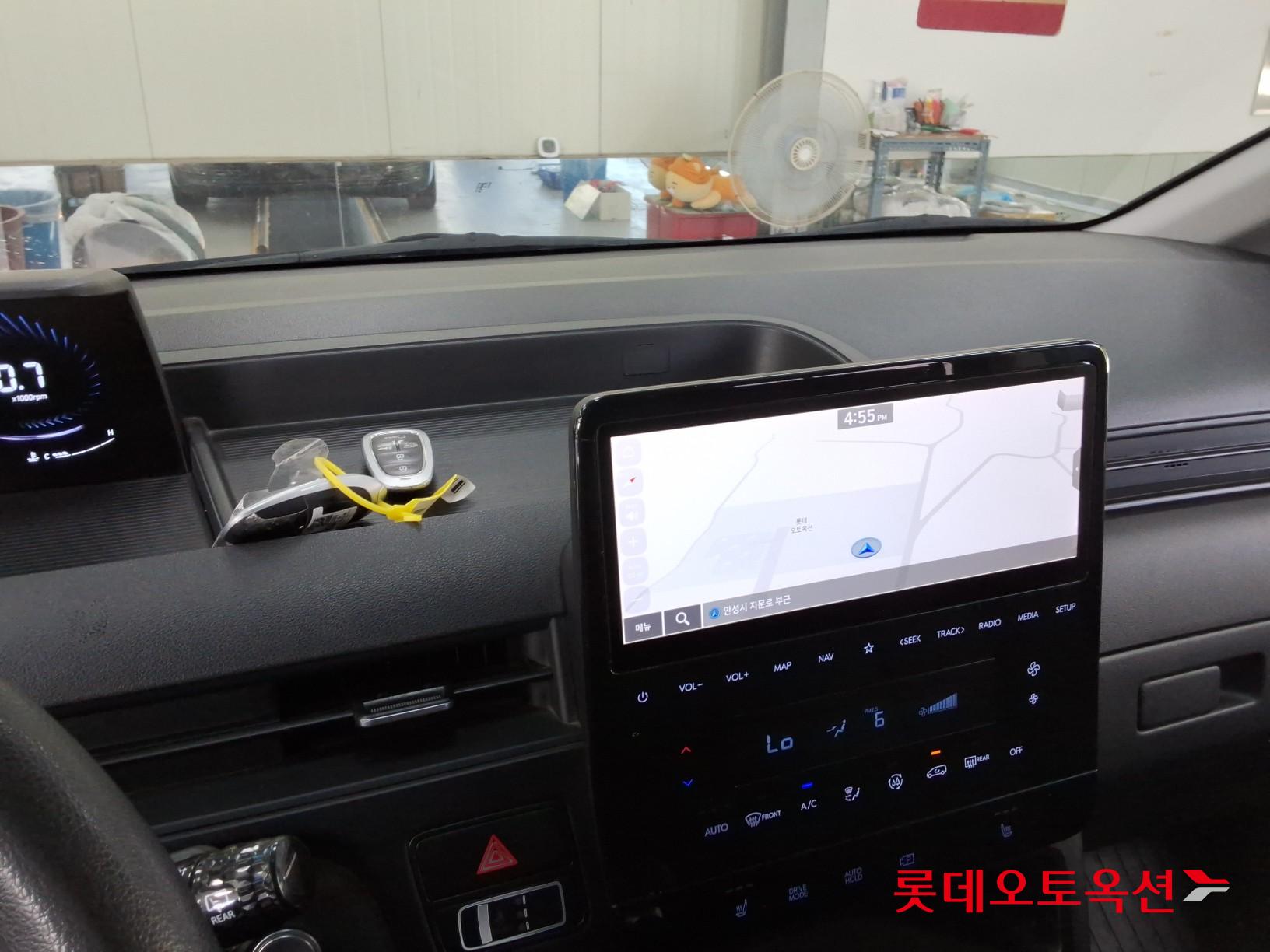 2022 - hyundai staria