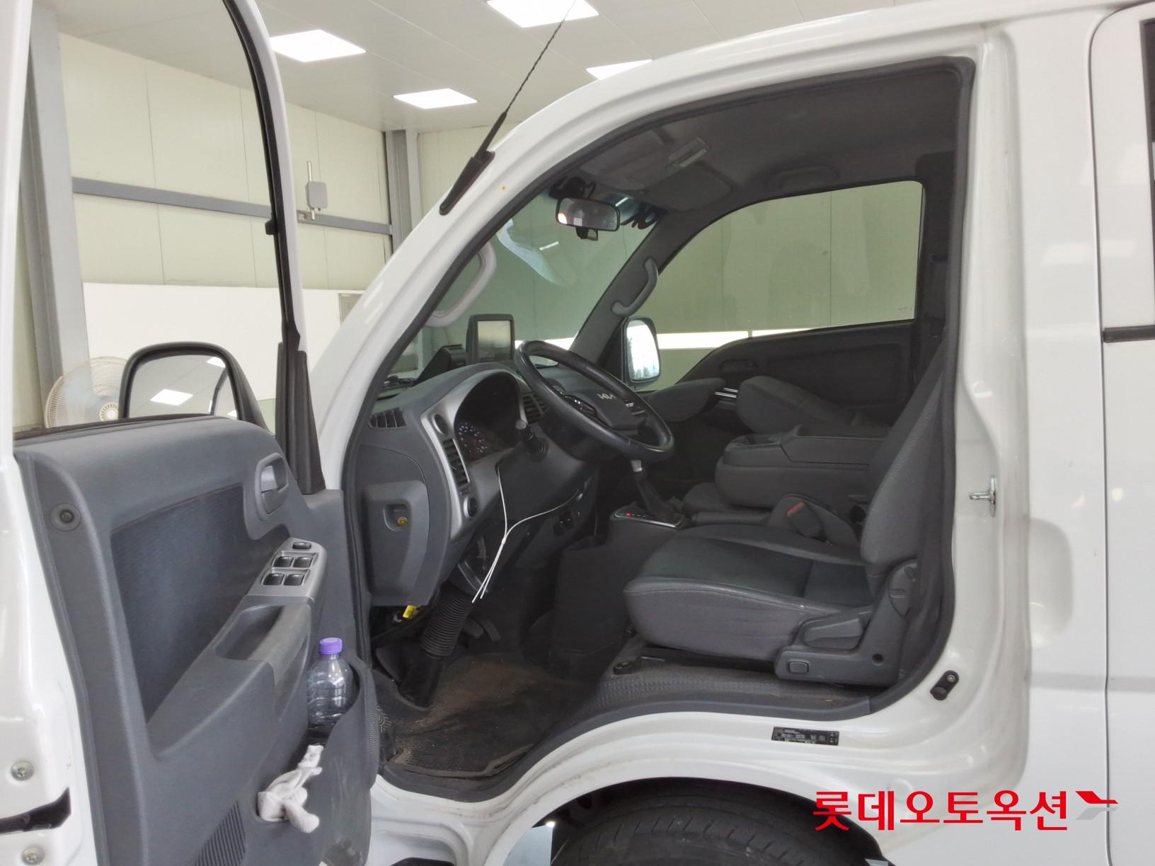 2023 - kia bongo