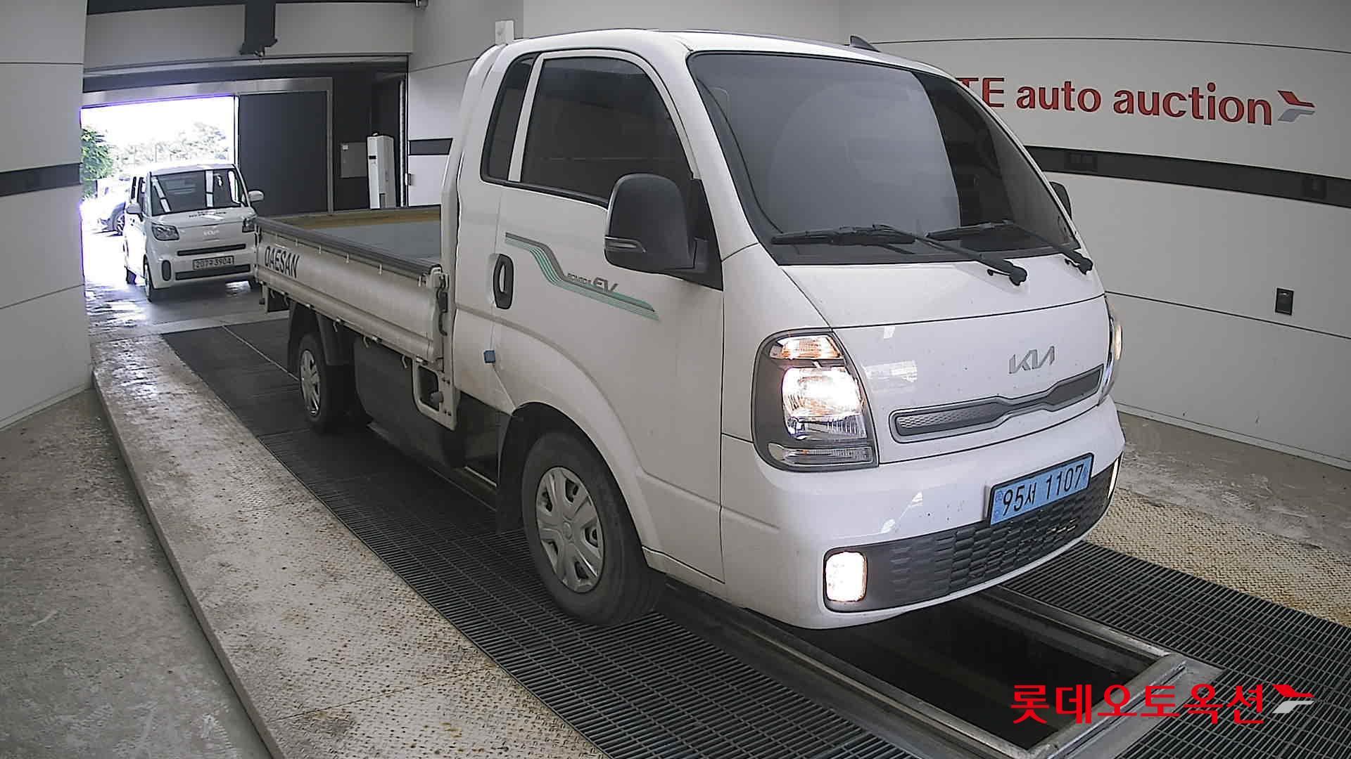 2023 - kia bongo