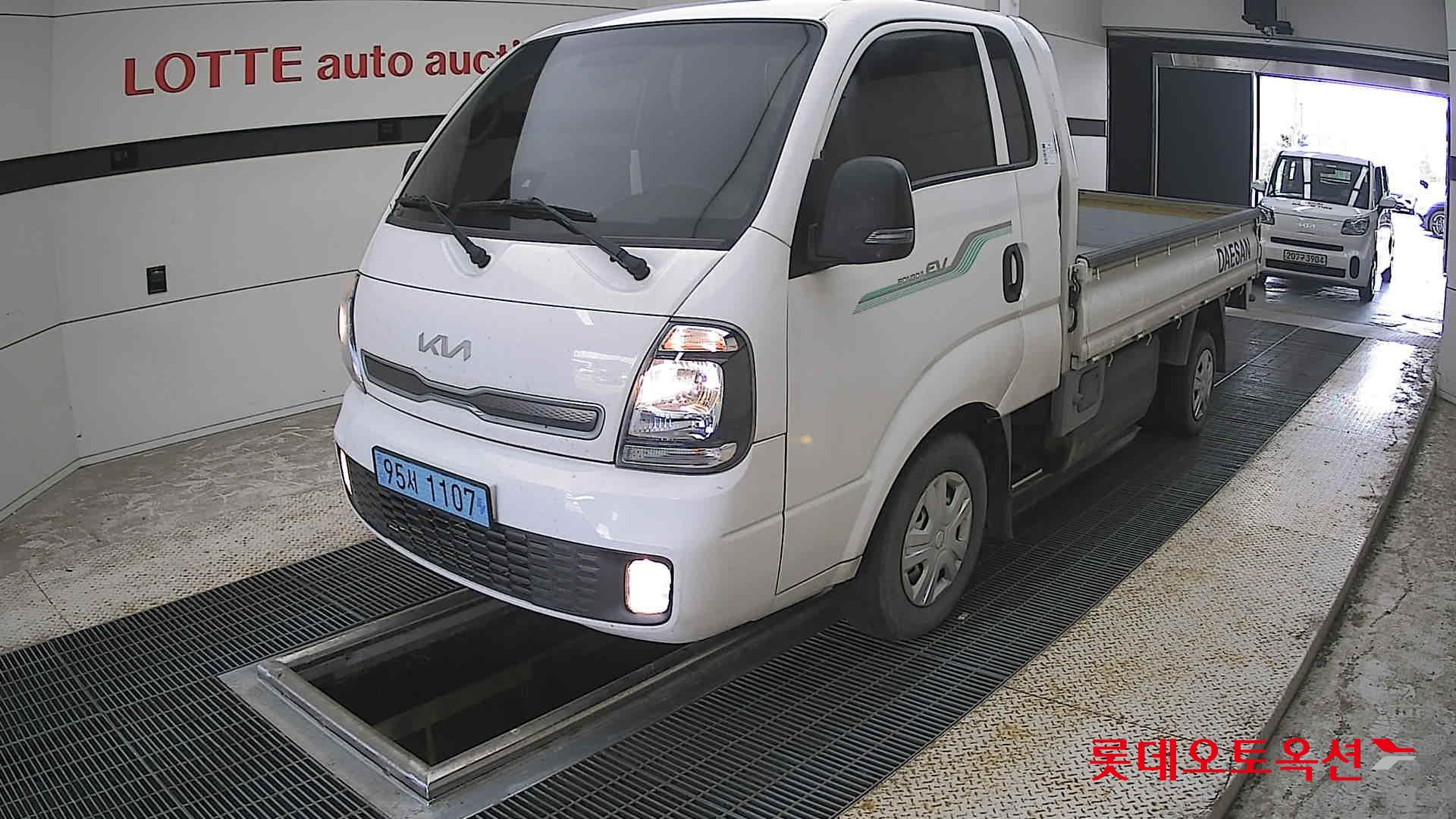 2023 - kia bongo