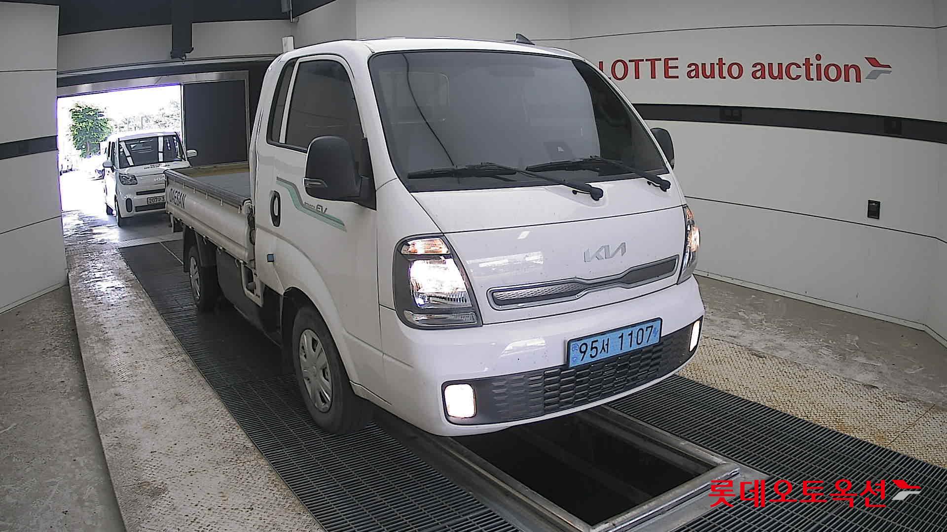 2023 - kia bongo