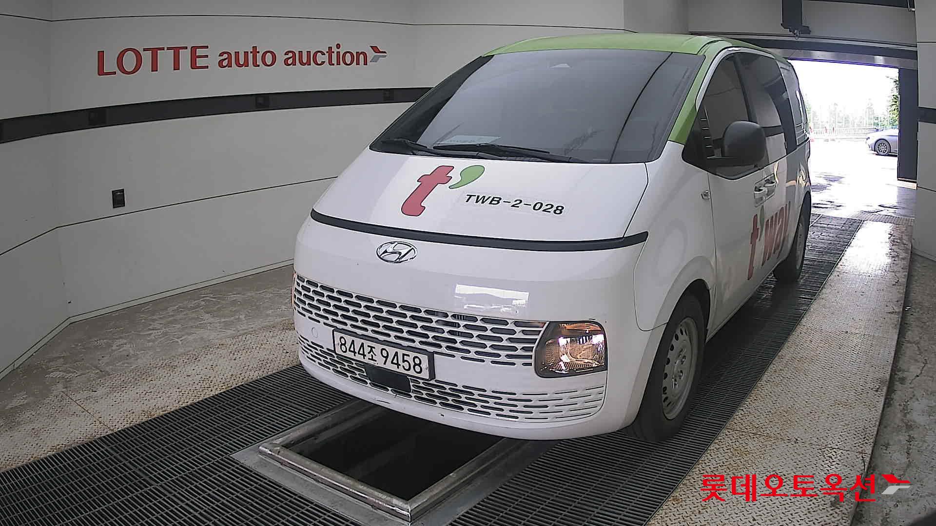 2023 - hyundai staria