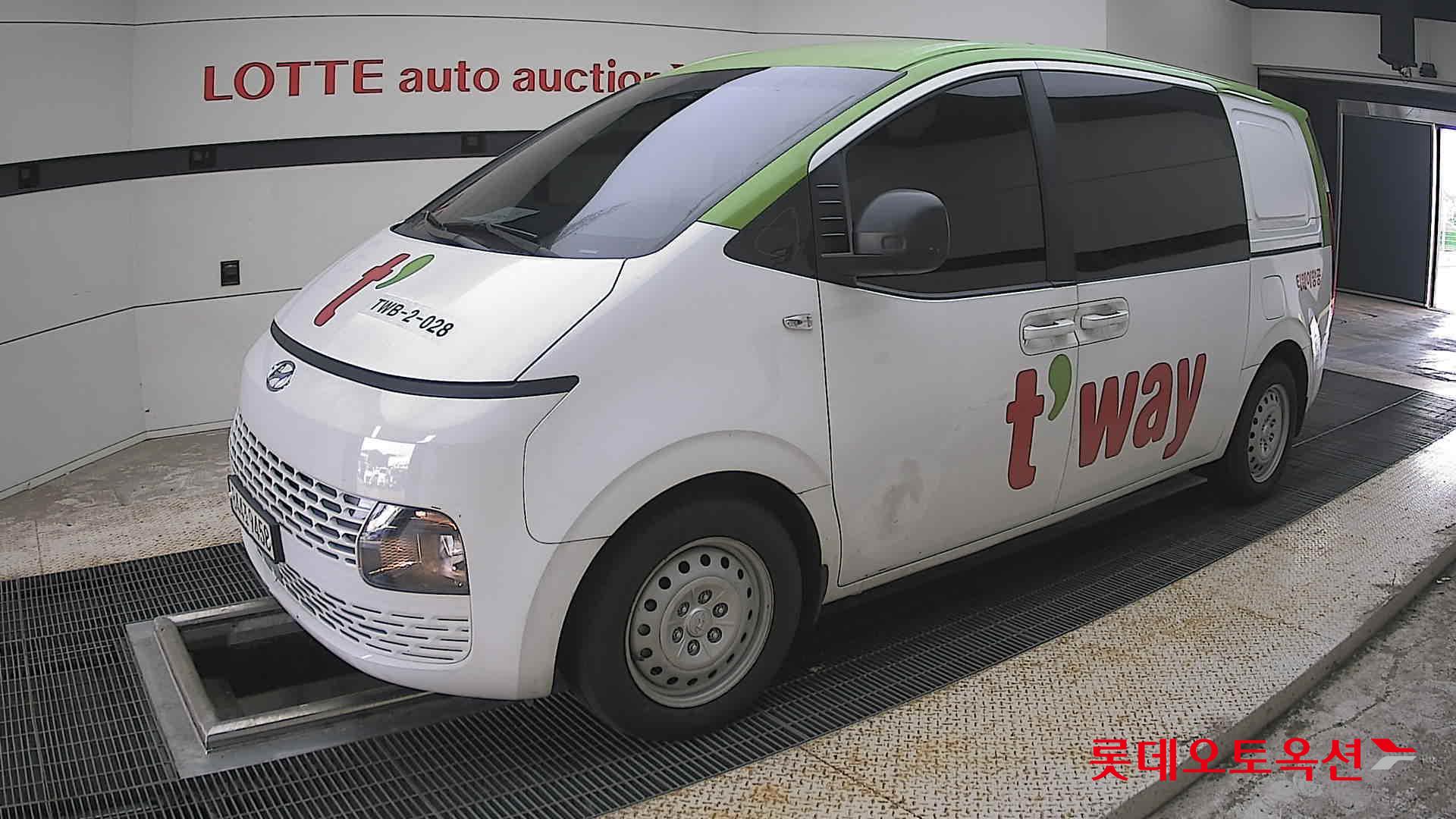 2023 - hyundai staria