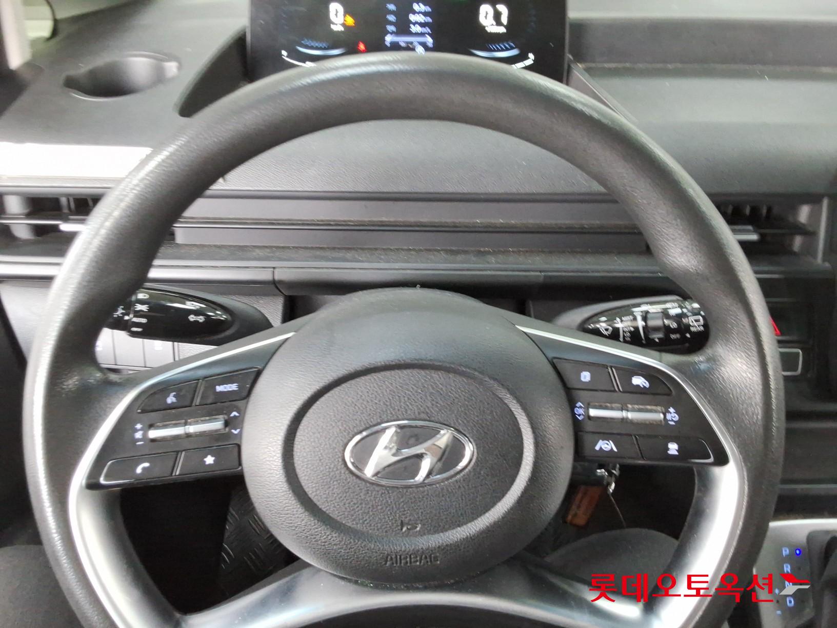 2023 - hyundai staria