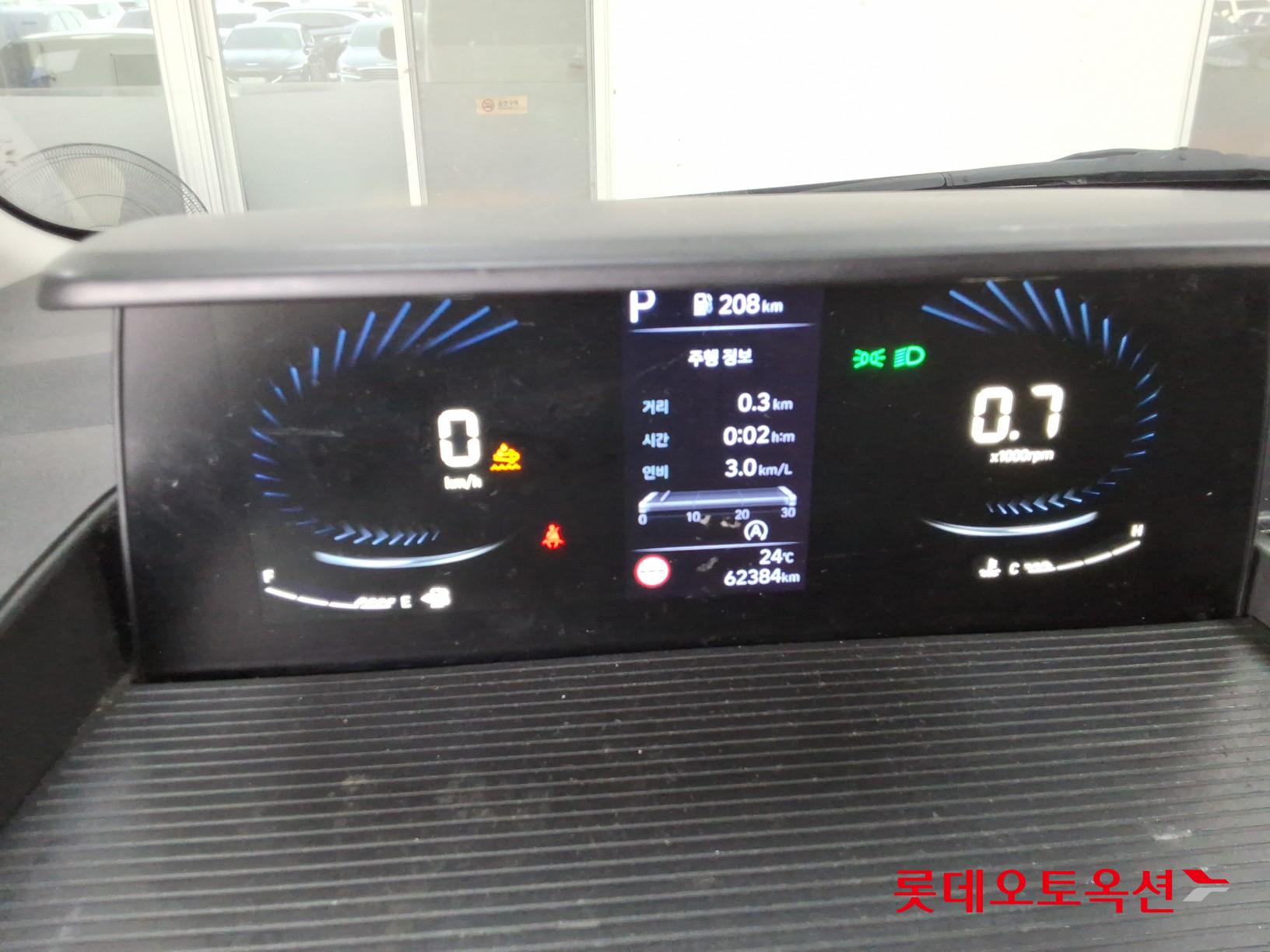 2023 - hyundai staria