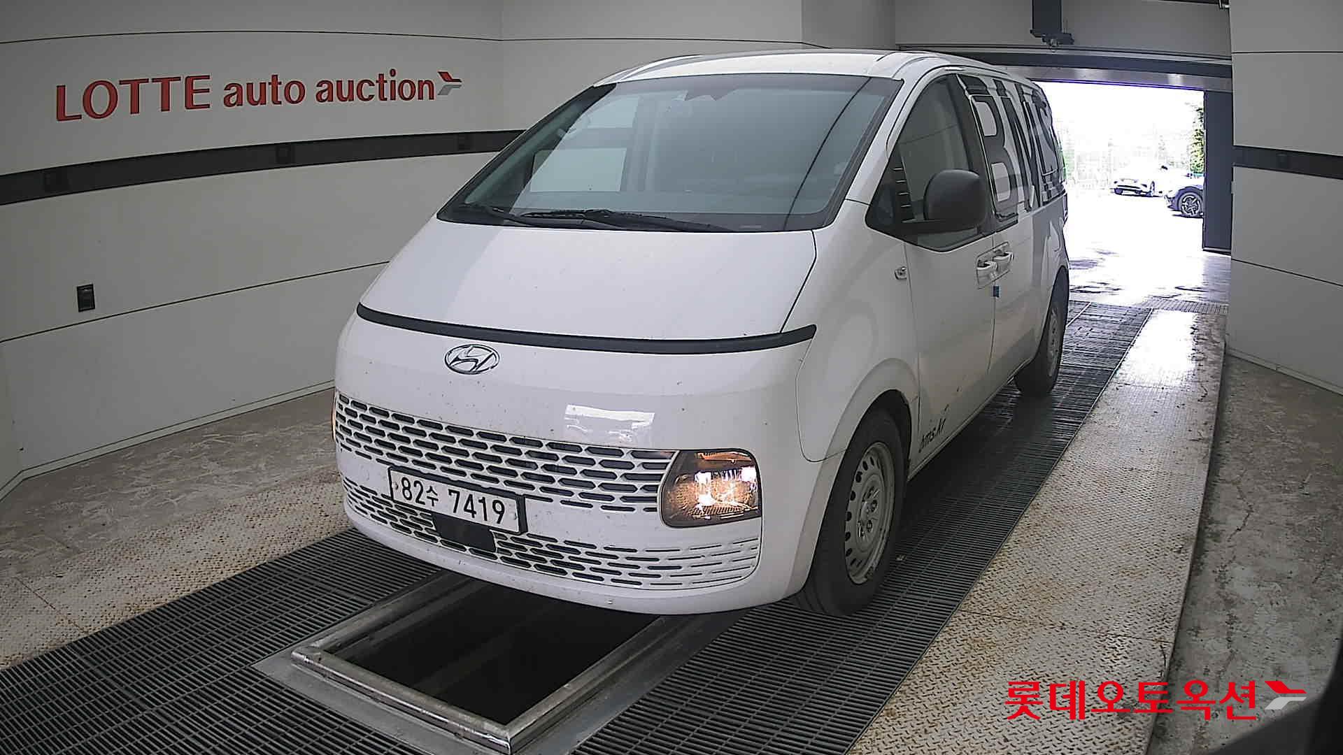 2022 - hyundai staria